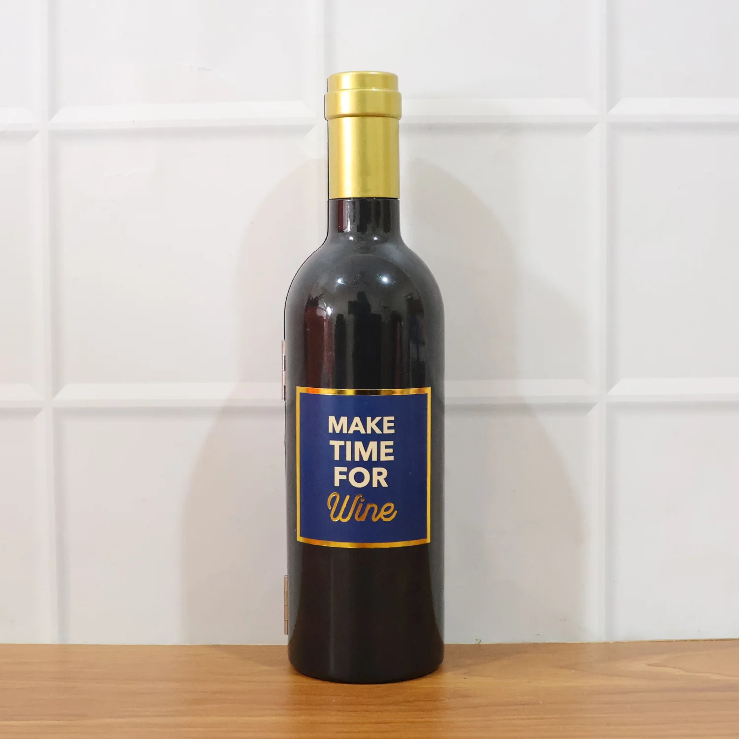 Premium Wine Bottle Shape Bar Accessory Gift Set - Image 8