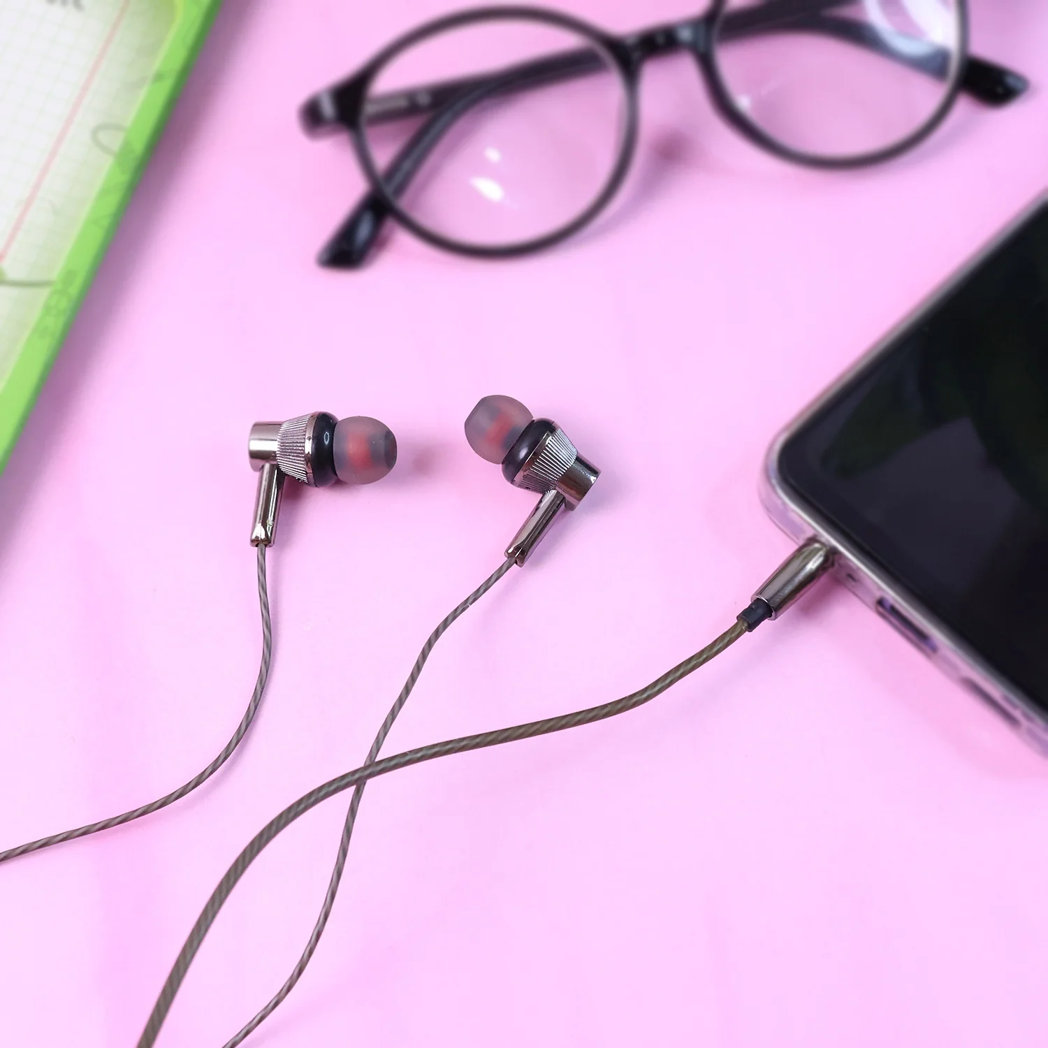 Premium Wired Earphones with Mic - (1 Pc) - Image 5