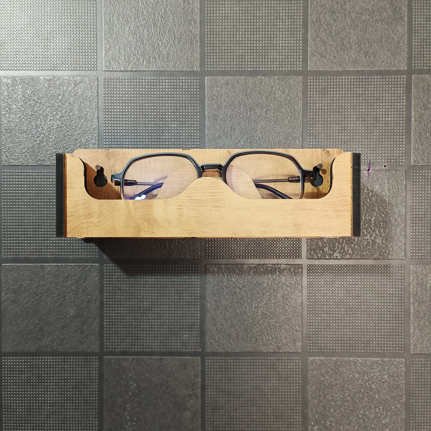 Wooden Wall Mounted Sunglasses Holder with Shelf for Glasses and Accessories - Image 7