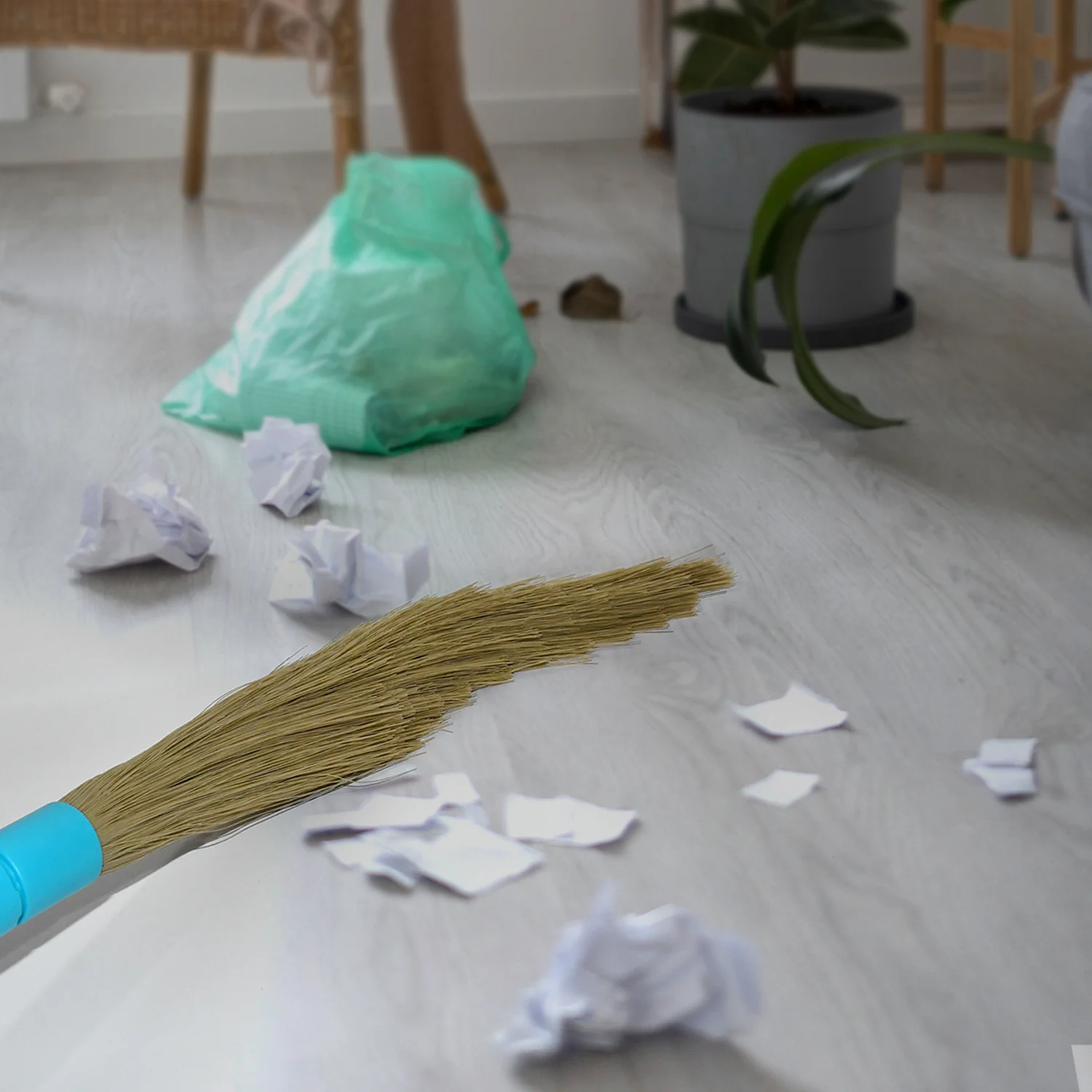 Pro Clean Expandable Floor Broom with Plastic Handle - Image 4