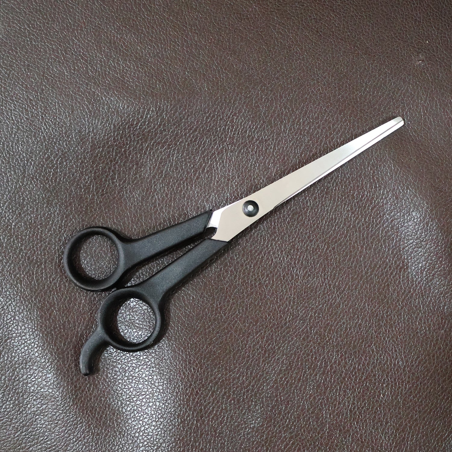 Professional Hair Cutting Scissors - (1 Pc) - Image 8
