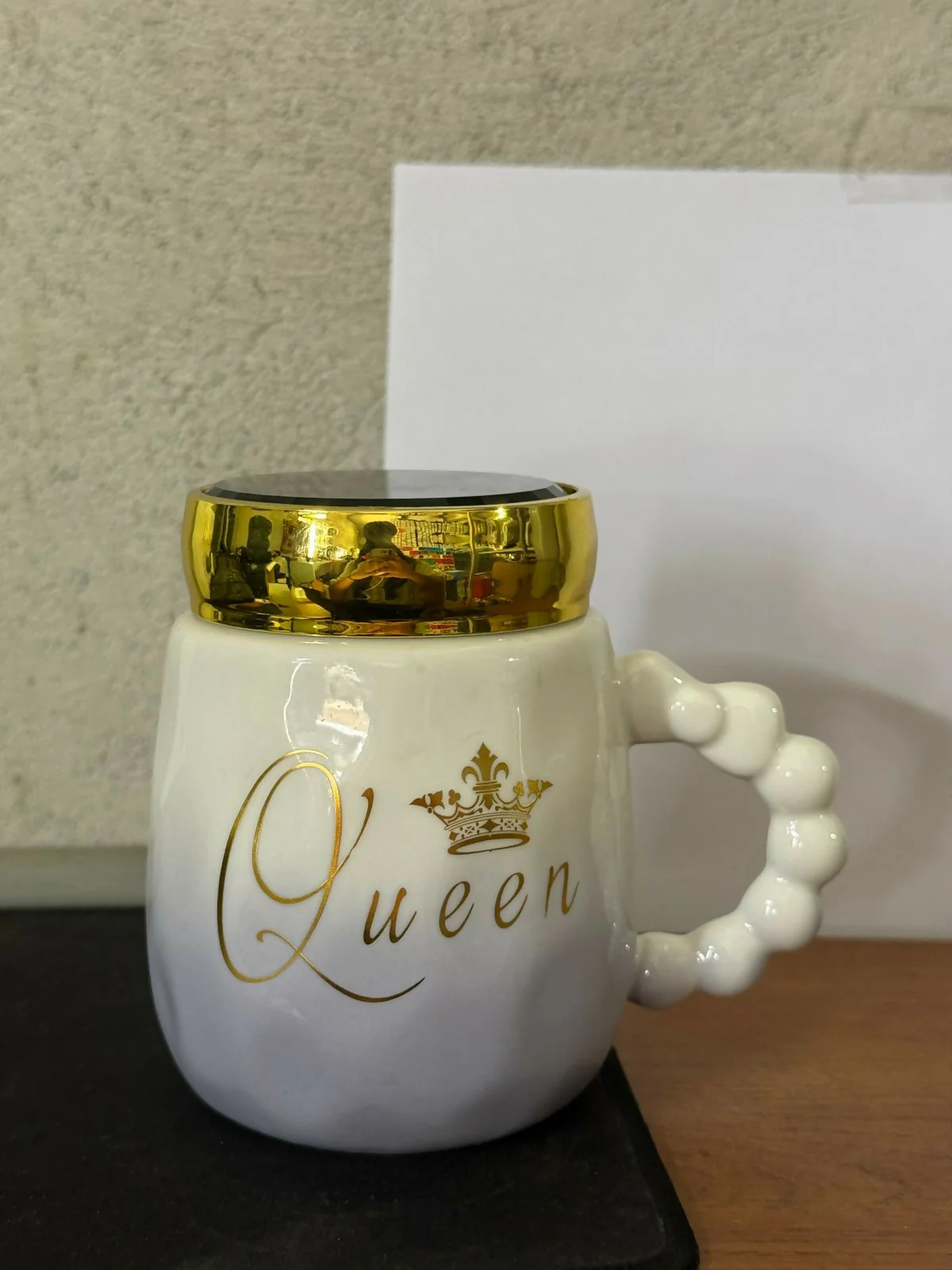 Queen Ceramic Mug with Lid & Beaded Handle Coffee Cup - Image 5