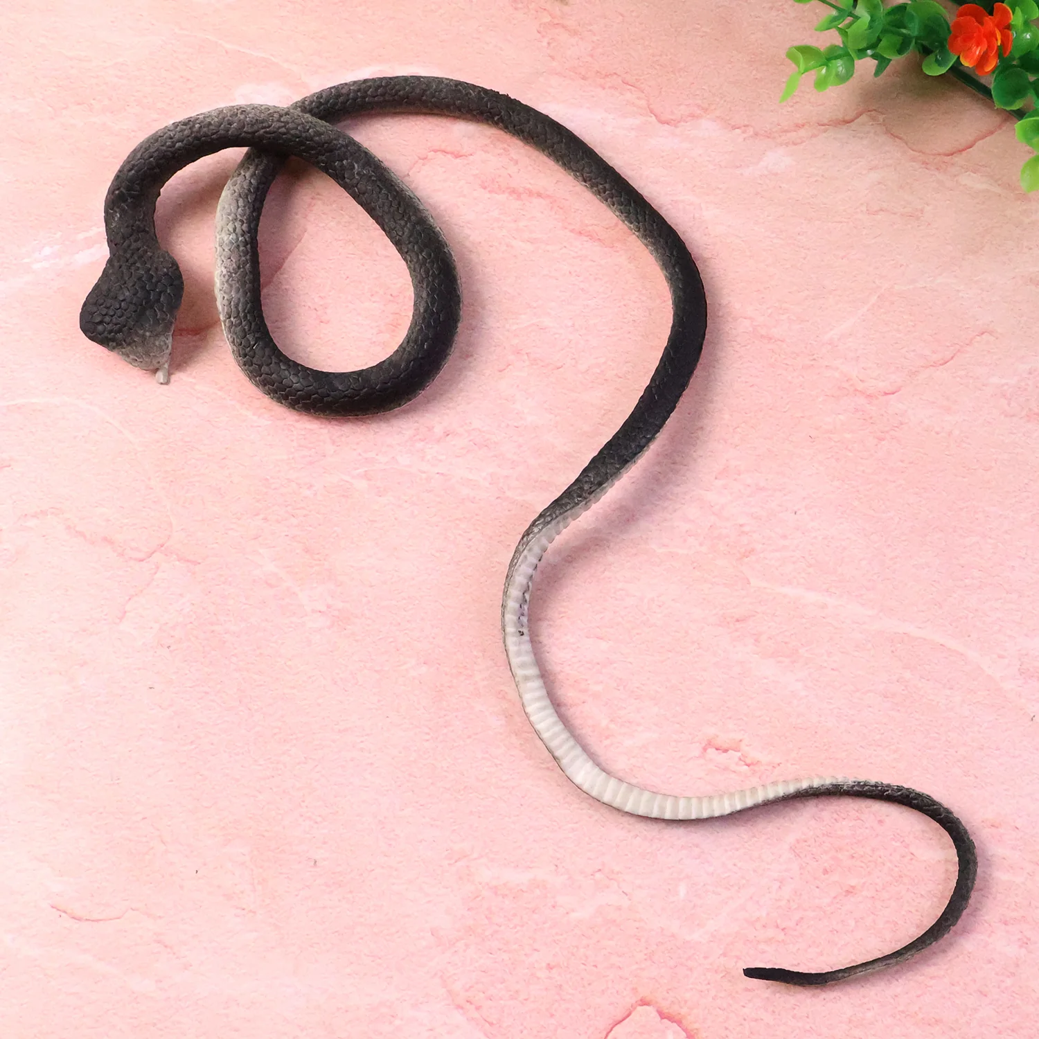Realistic Dummy Snake Toy for Kids Pranks (1 Pc) - Image 3