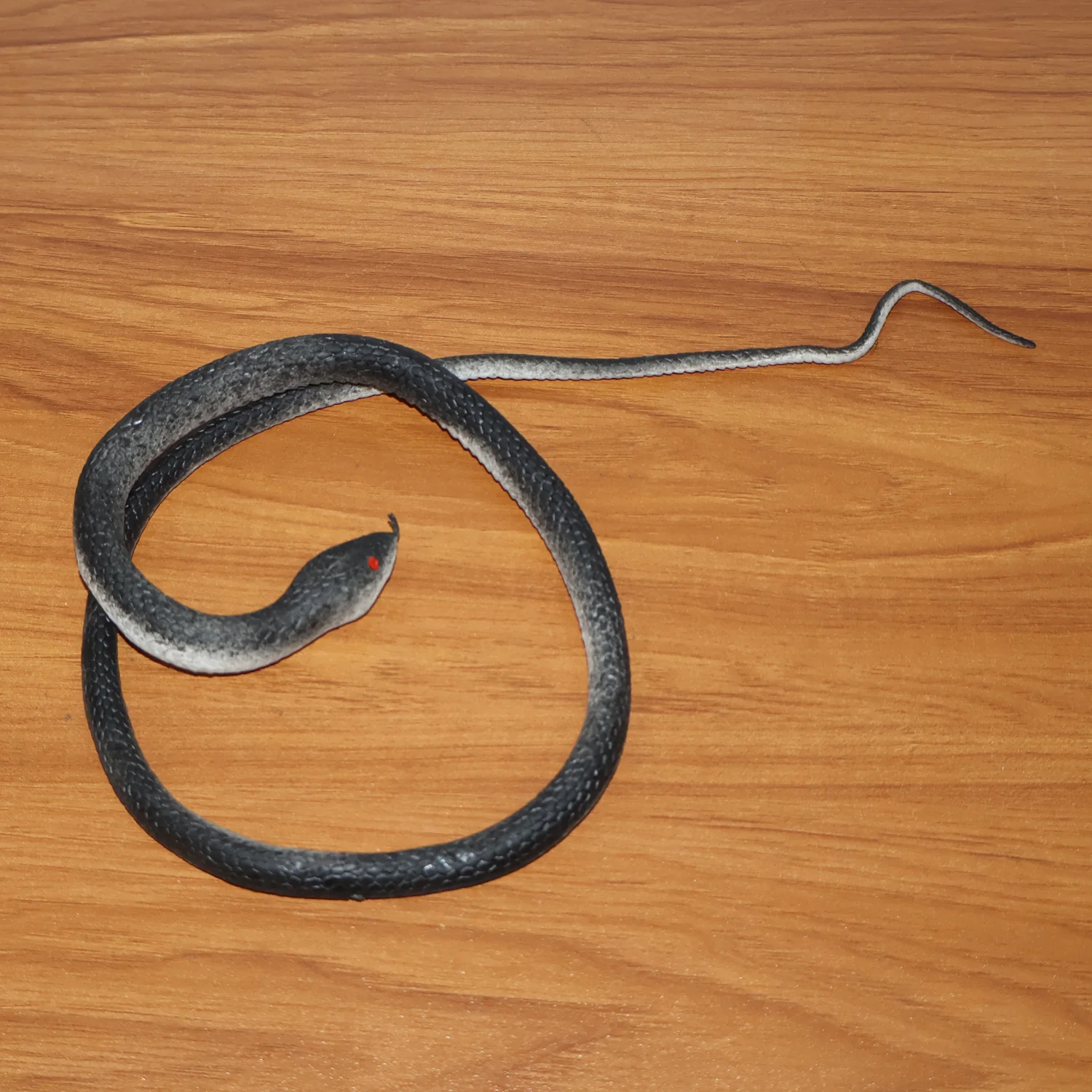 Realistic Rubber Snake Prank Toy (1 Pc) - Image 8