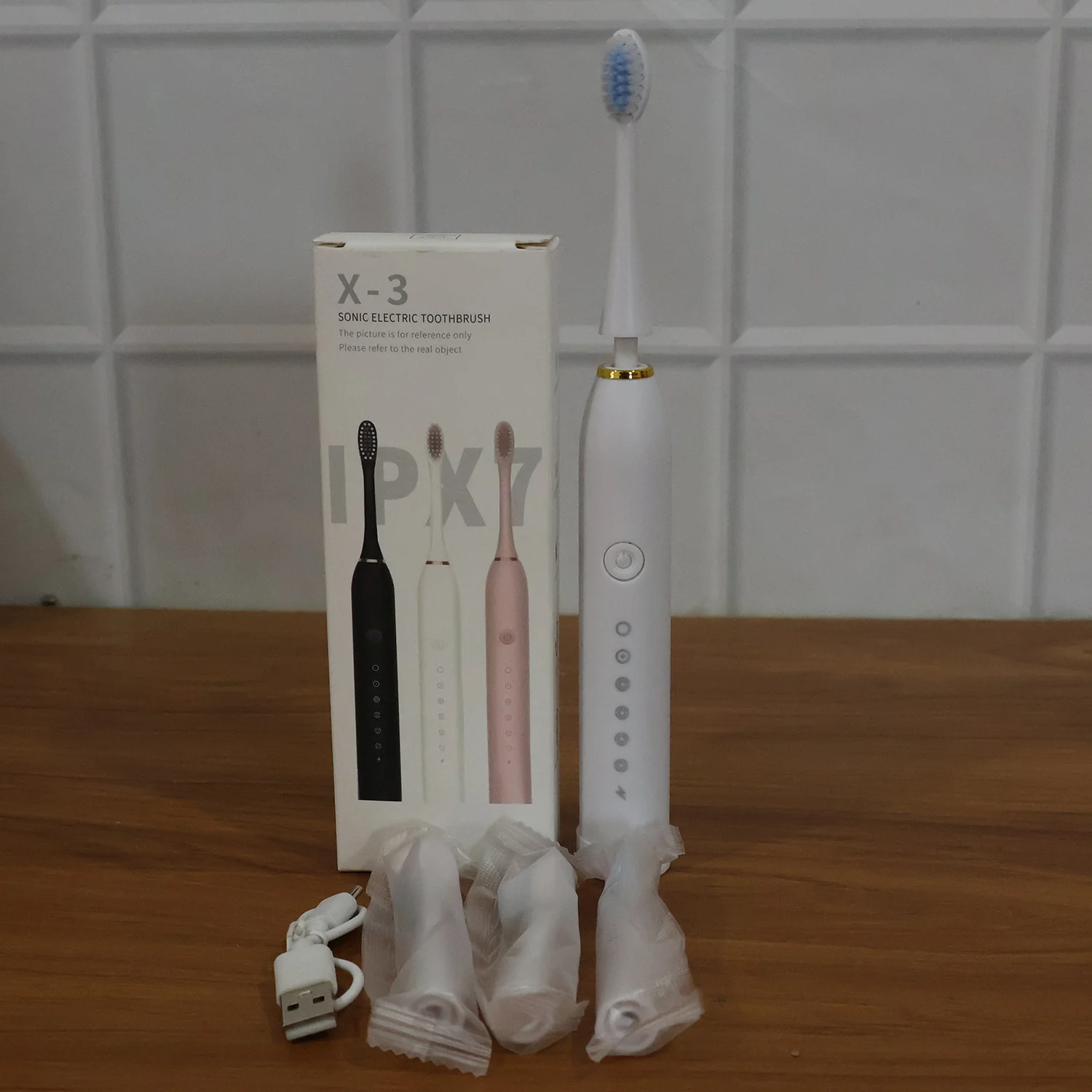 Rechargeable Electric Toothbrush White Color With 3 Extra head (1 Pc/ mix Color) - Image 9