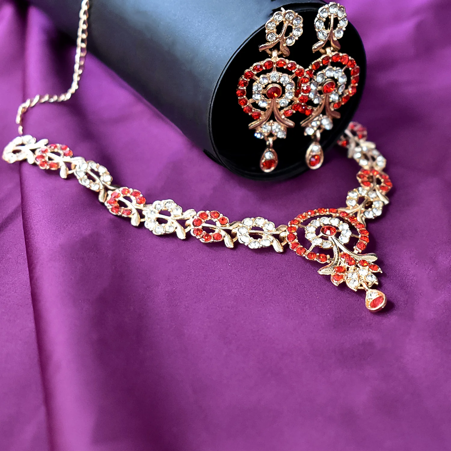 Red & White Diamond Necklace with Earring Set - Image 4