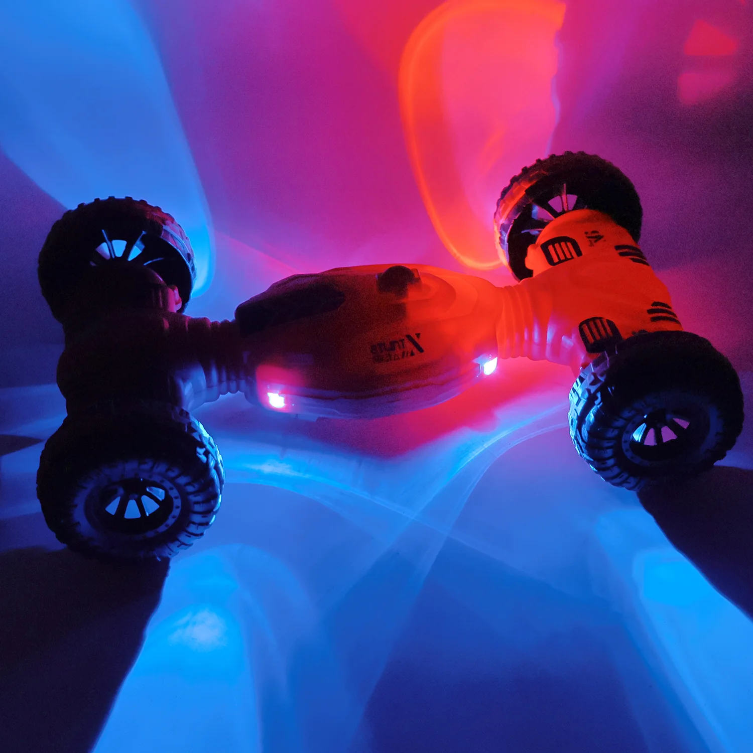 Remote Control One-Key Deformation Stunt Car (1 Set) - Image 4