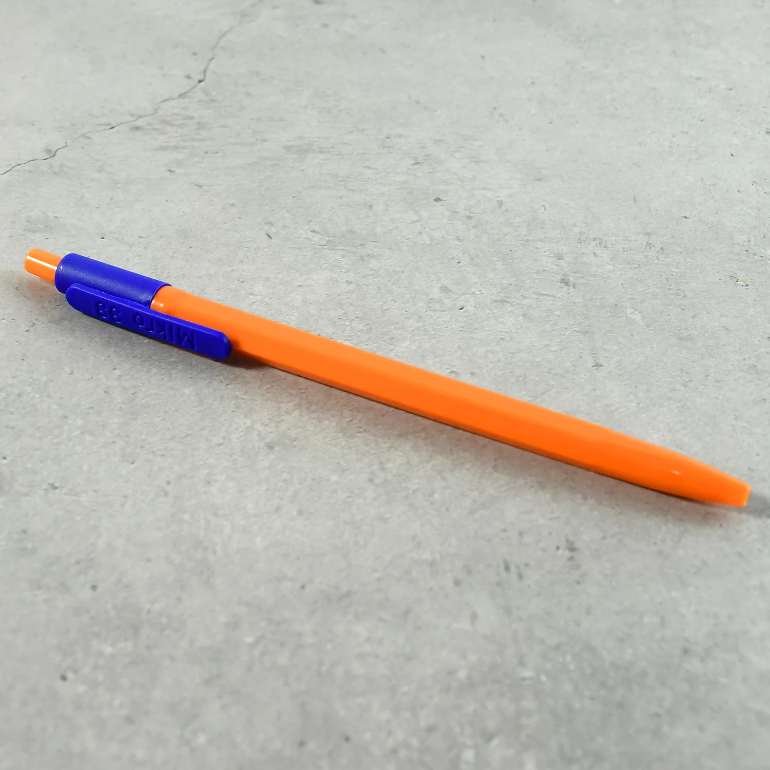 Retractable Ball Pen – Smooth Writing Click Pen with Blue Ink - (60 Pc / Set) - Image 4