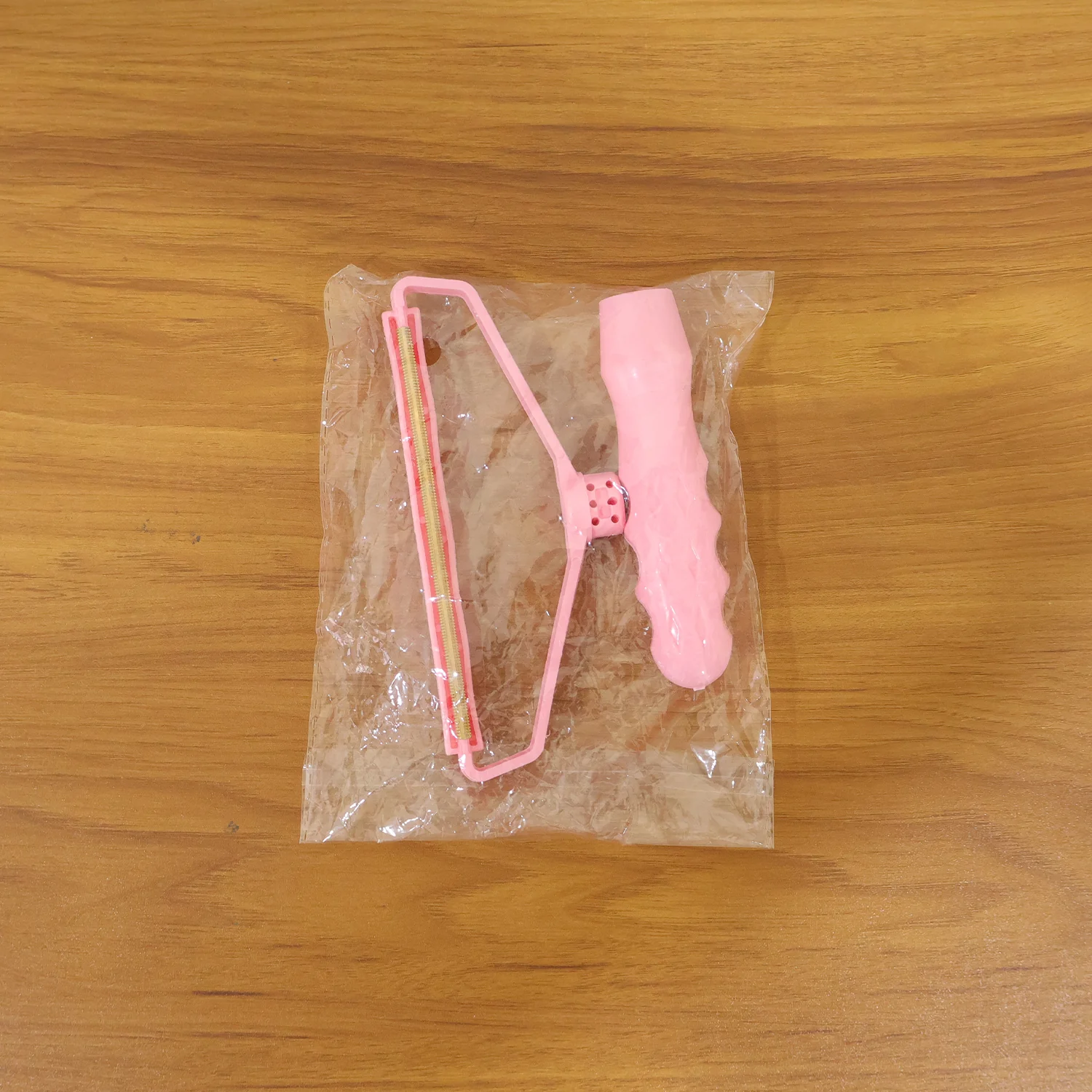 Reusable Lint Remover Fabric Hair Remover Roller (1 Pc) - Image 8