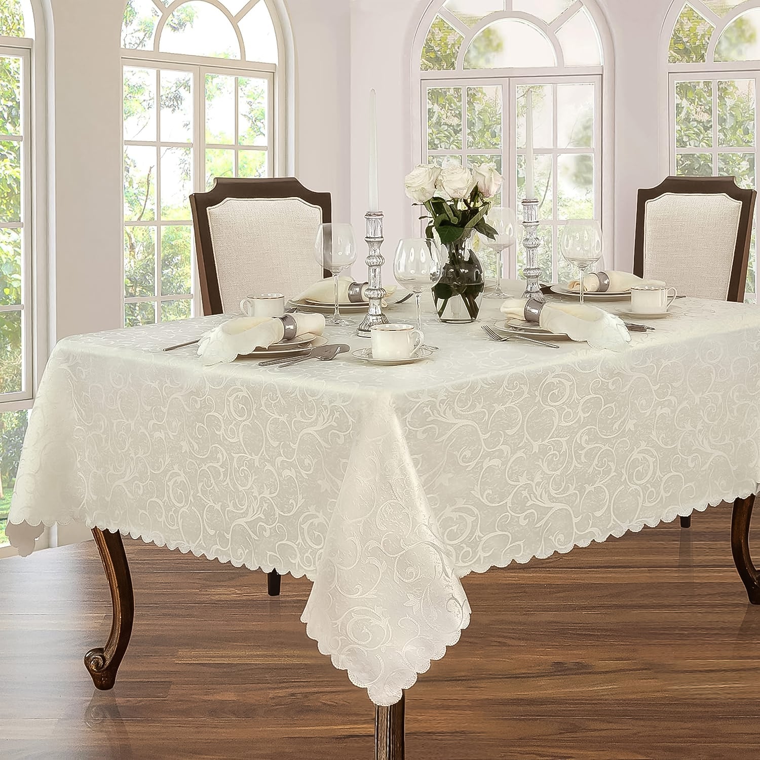 Reusable Table Cloth / Cover for Dining Picnic (140×140 Cm / 1 Pc) - Image 5