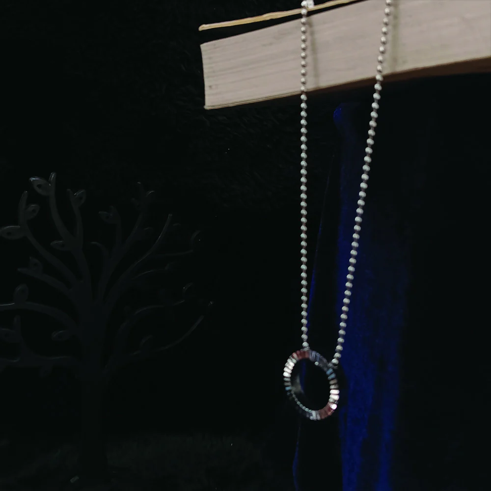 Round Shape Circle Ring Chain Pendant - Image 2