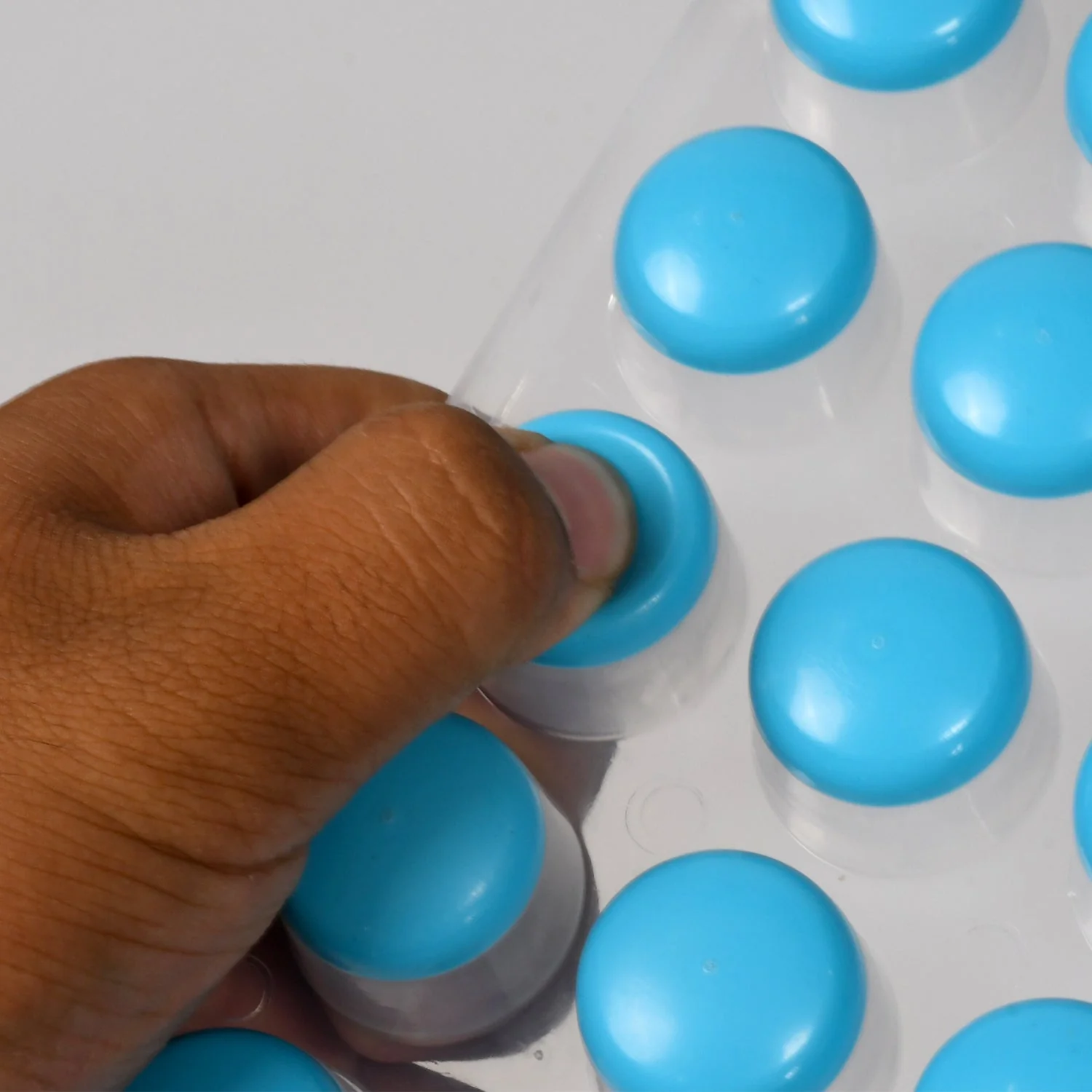 Smart Push Out Round Shape Mini Ice Cube Trays ,Silicone Chocolate Mold Maker - Image 7