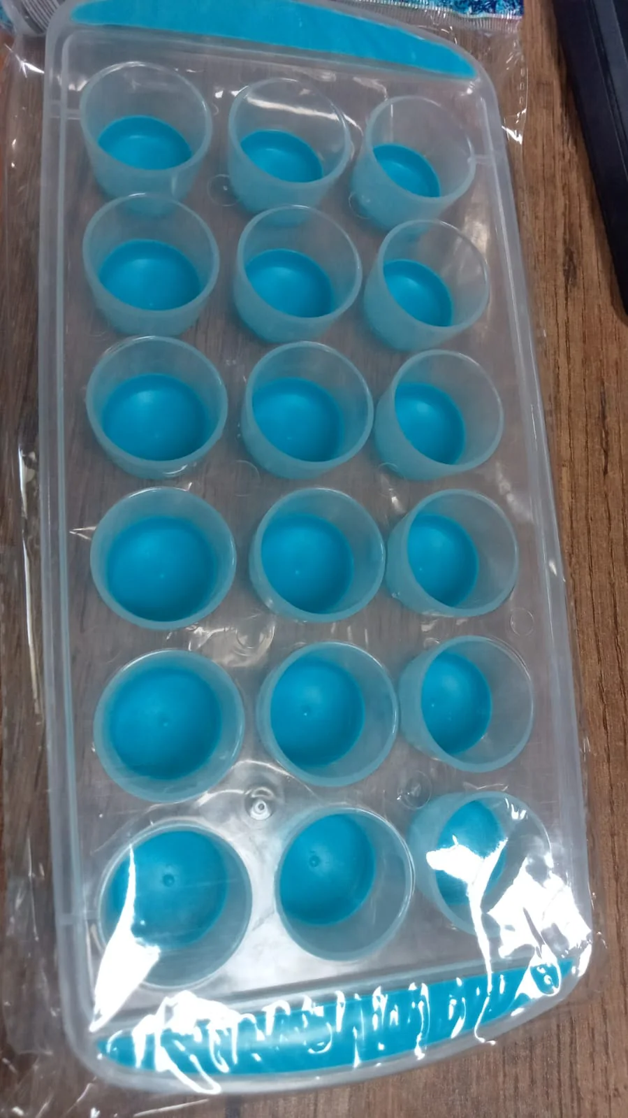 Smart Push Out Round Shape Mini Ice Cube Trays ,Silicone Chocolate Mold Maker - Image 8