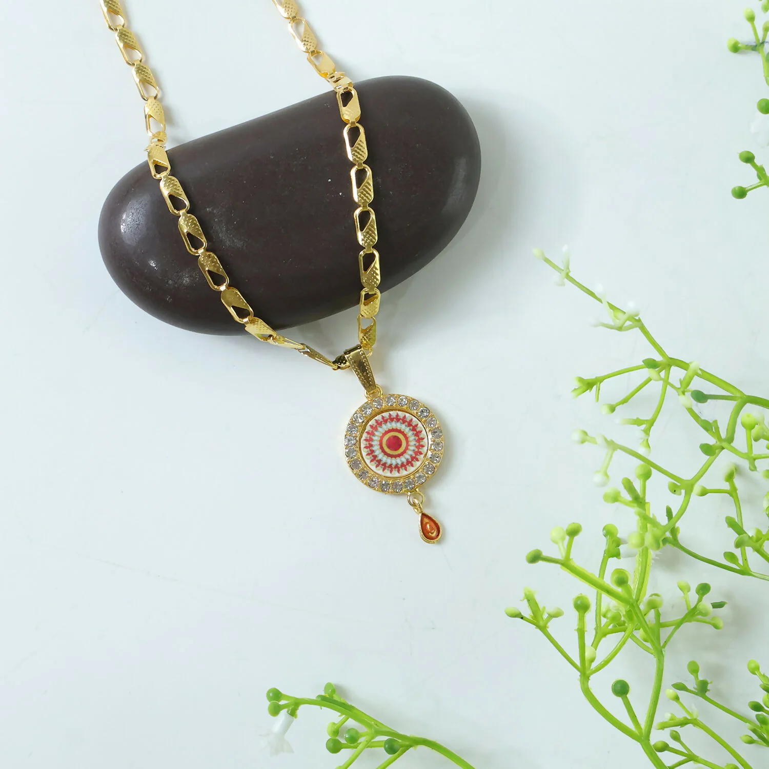 Royal Gold Pendant Necklace with Circular Enamel Stone Design - Image 2