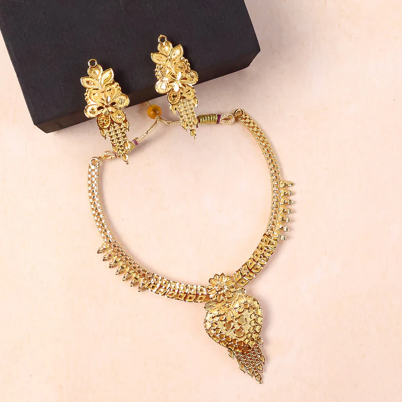 Royal Heritage Leaf Choker Necklace Set – Traditional Design for Festive & Wedding Wear - Image 3