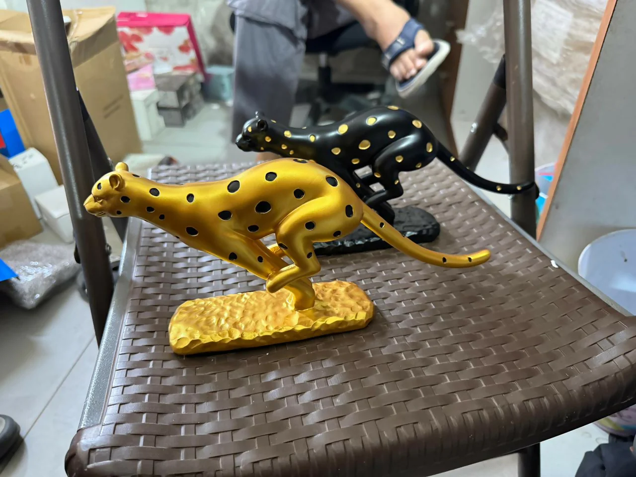 Running Leopard Showpiece Statue for Home Decor Tabletop - Image 5