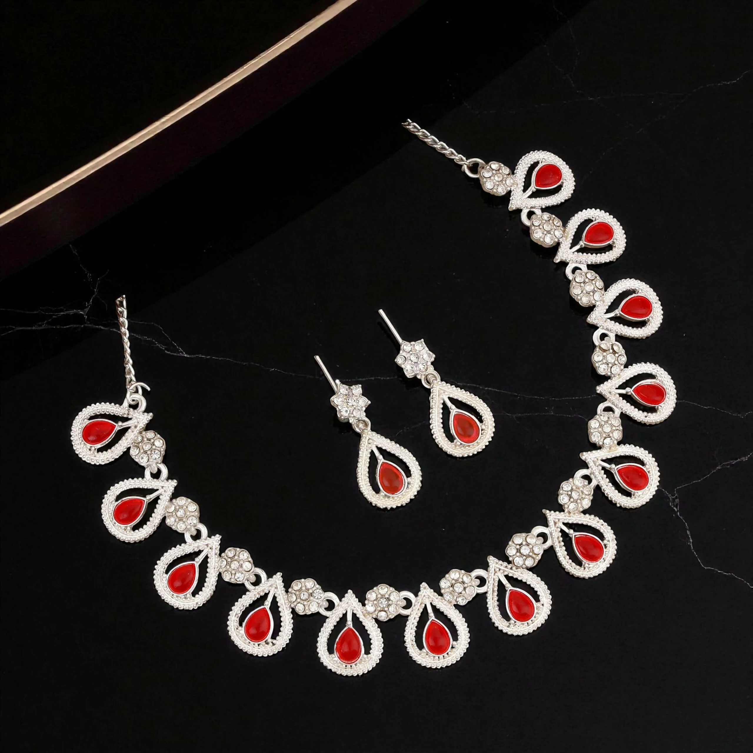 Rustic Oxidized Silver Emerald Scallop Choker Set - Image 3