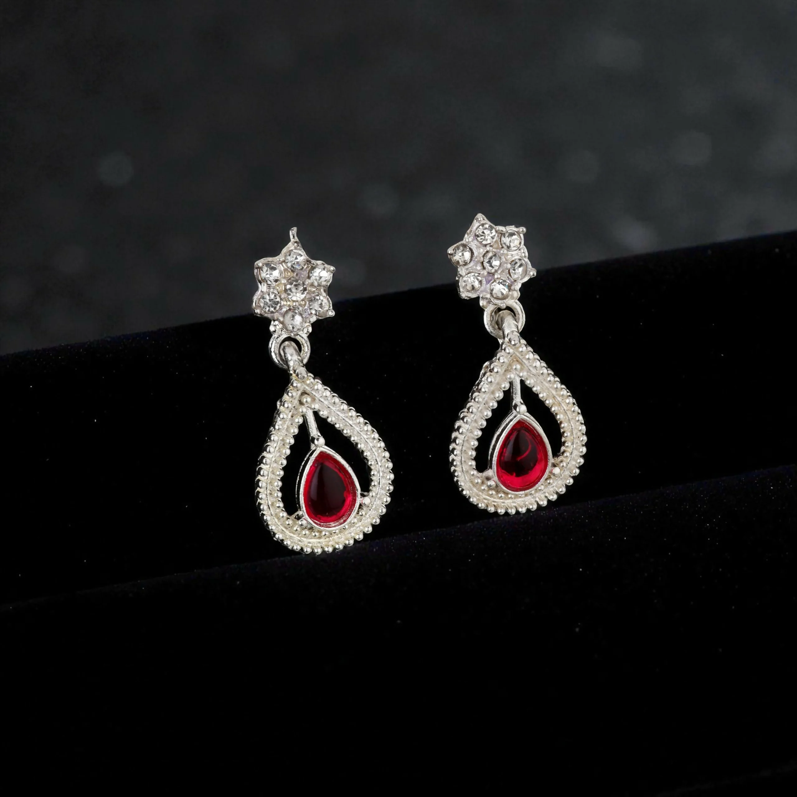 Rustic Oxidized Silver Emerald Scallop Choker Set - Image 4