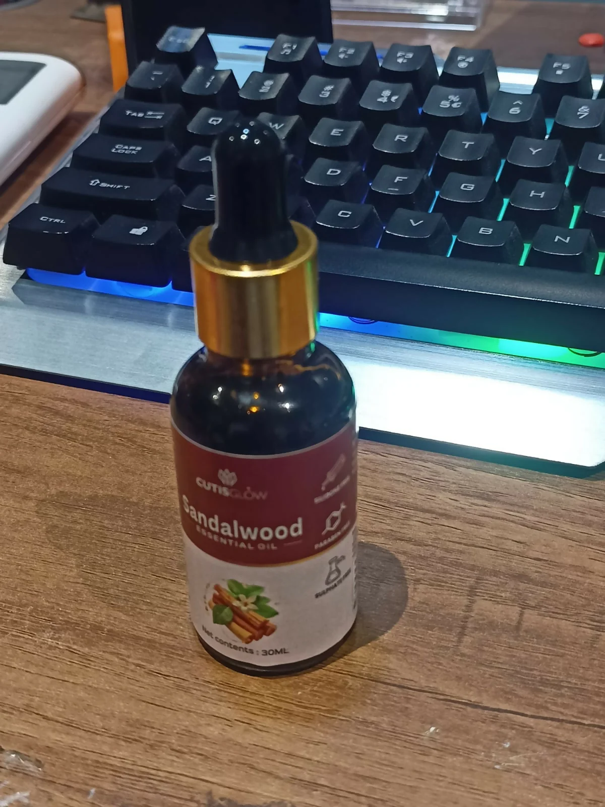 Eyelet Sandalwood Essential Oil – 100% Pure Natural Aromatherapy Oil (30ml) - Image 9