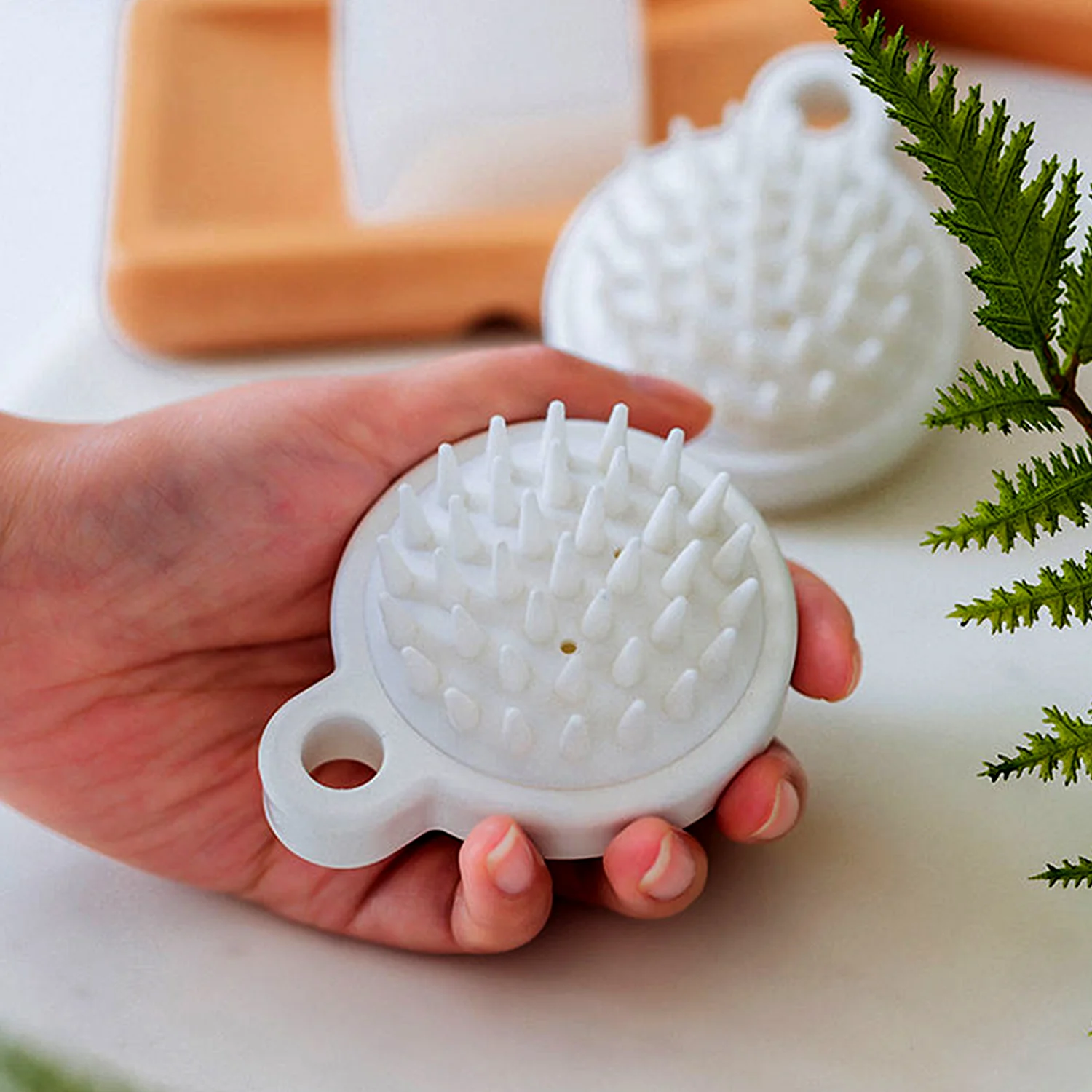 Comb Scalp Massage Brush, Hair brush, Hair Comb, Shower Brush, Bath Massage Brush, Small Portable Brush Washable Massage Comb Bath Shampoo Massages Effectively Remove Loose Short Hair, Hair accessories - Image 3