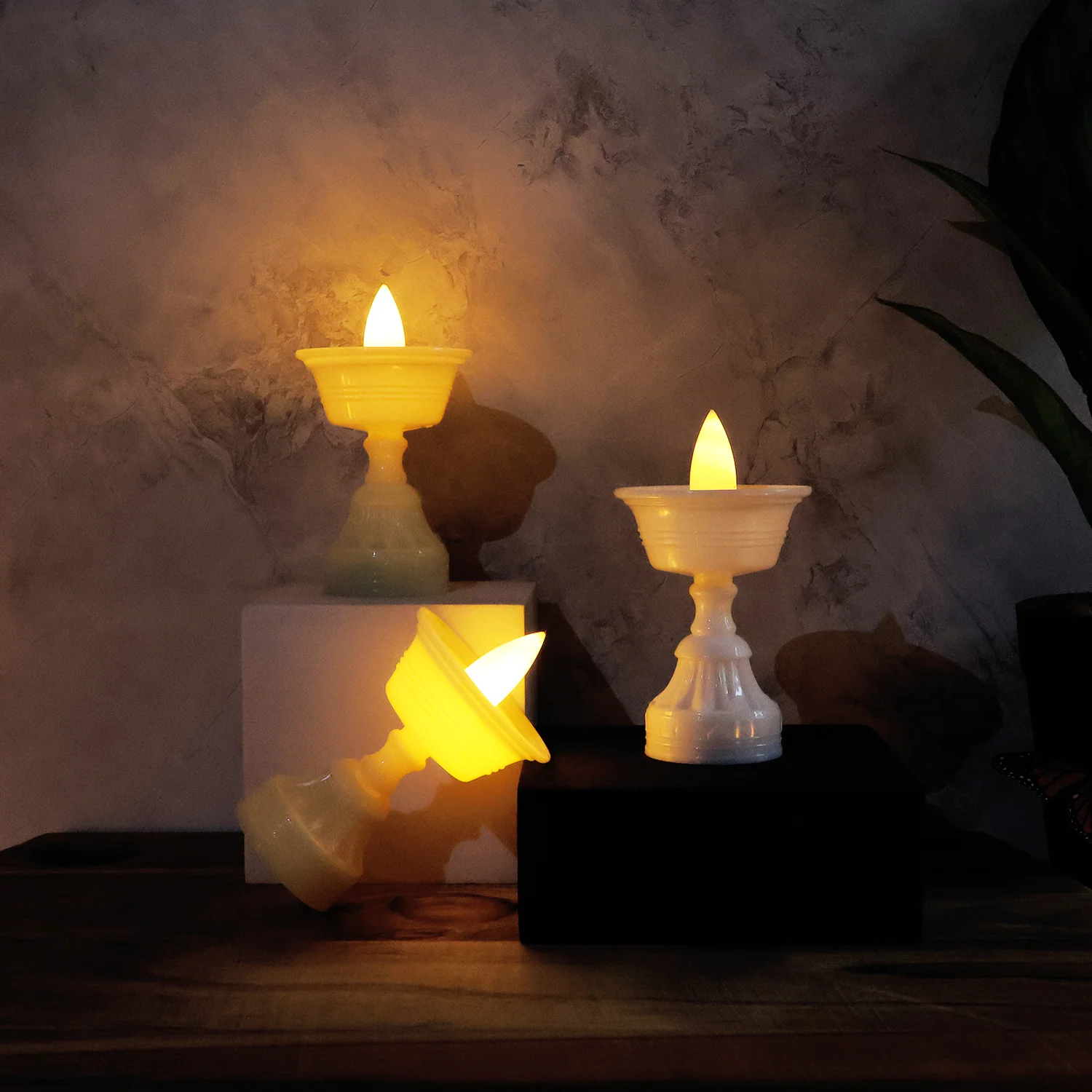 Set of 8 White Water Sensor LED Diyas - Image 9