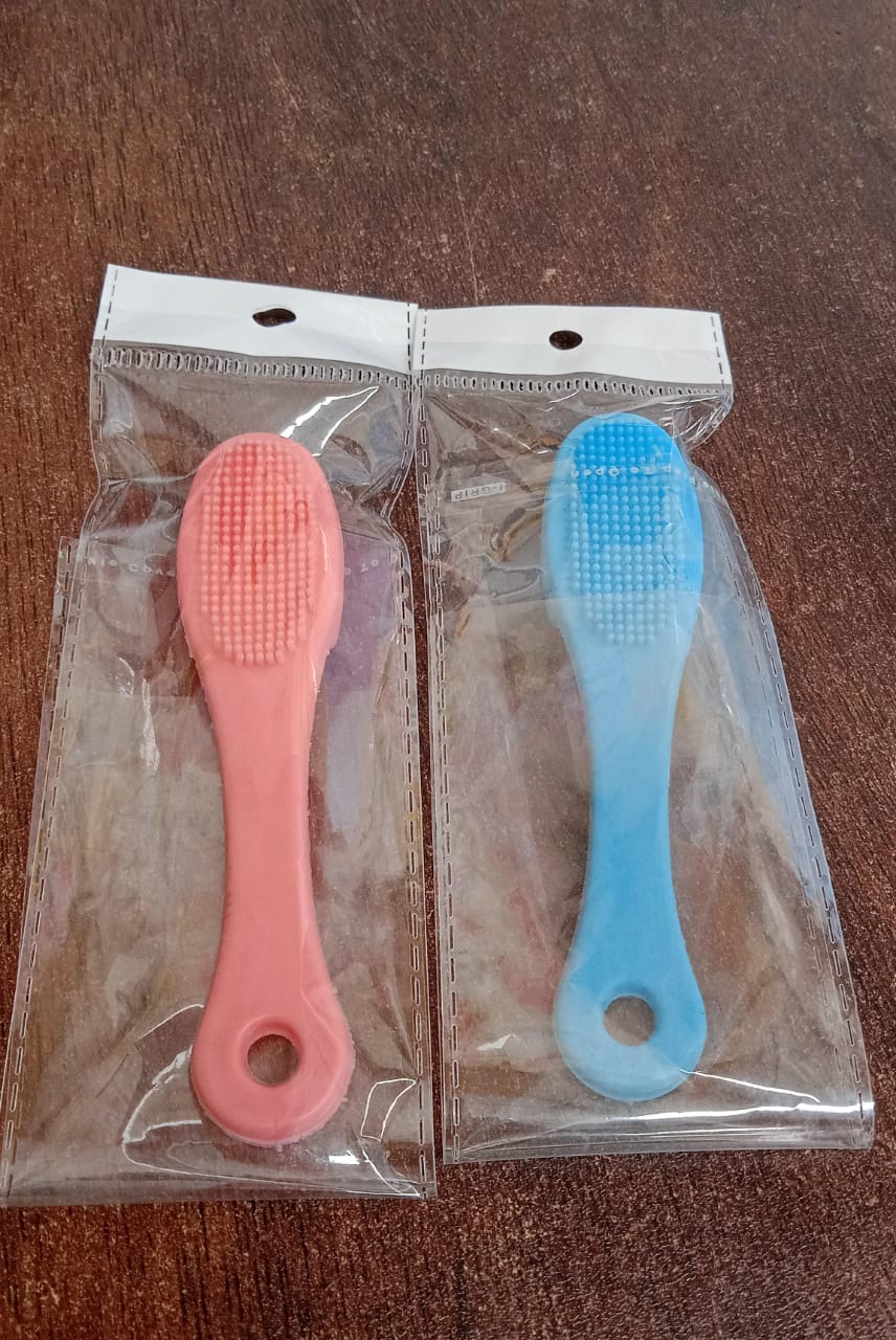 Silicone Makeup Cleaning Tool – Finger Brush Facial Cleansing Scrubber (1 Pc) - Image 7