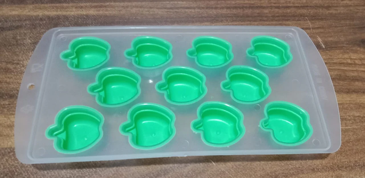 Silicone Mold Ice Cube Tray Creative Sweet Multi Type Ice Tray , Ice Cube Trays Multi Fruit Shape Ice Tray (1 Pc) - Image 5