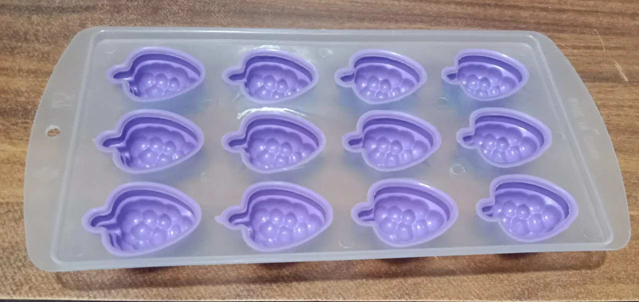 Silicone Mold Ice Cube Tray Creative Sweet Multi Type Ice Tray , Ice Cube Trays Multi Fruit Shape Ice Tray (1 Pc) - Image 6