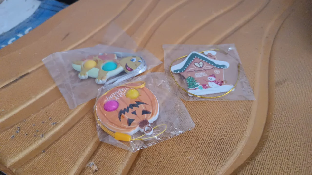 Silicone Push Bubble Fidget Keychain Toy (1 Pc) - Image 8