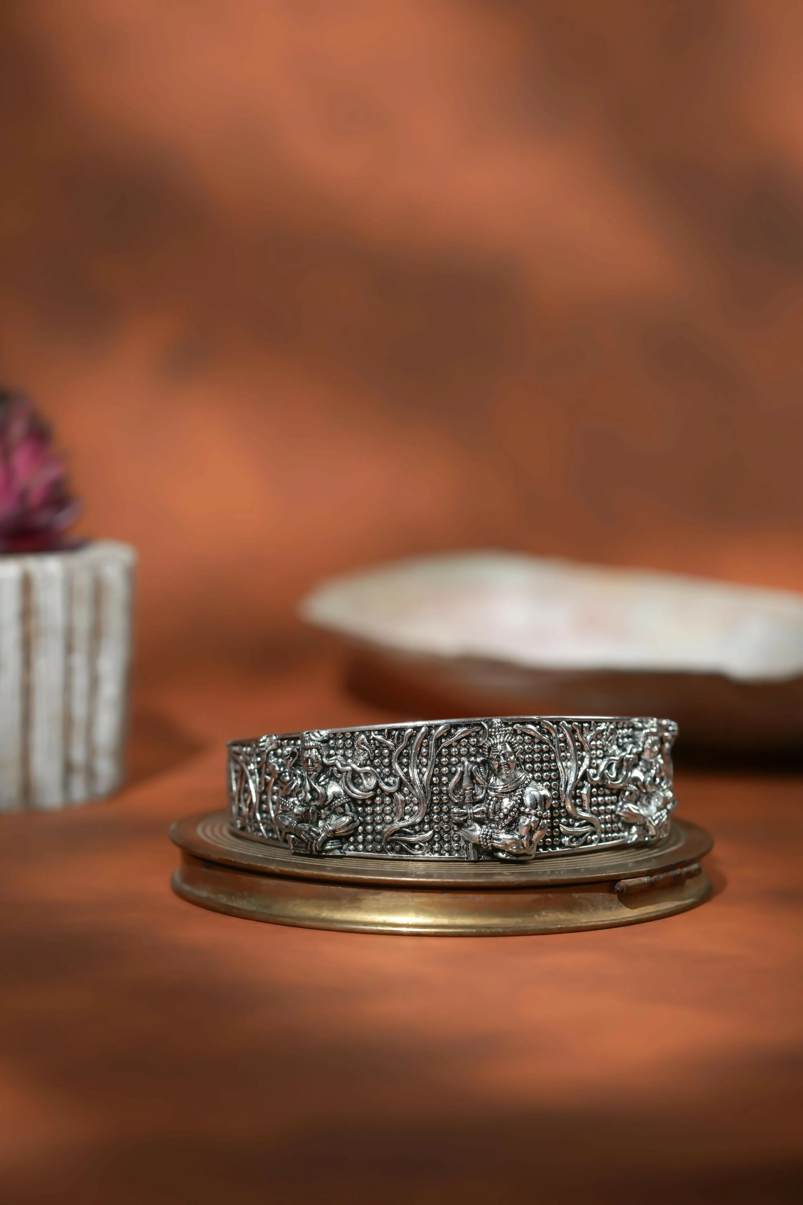 Silver-Tone Adjustable Lord Shiva Carved Metal Bracelet – Unisex Spiritual Cuff - Image 5
