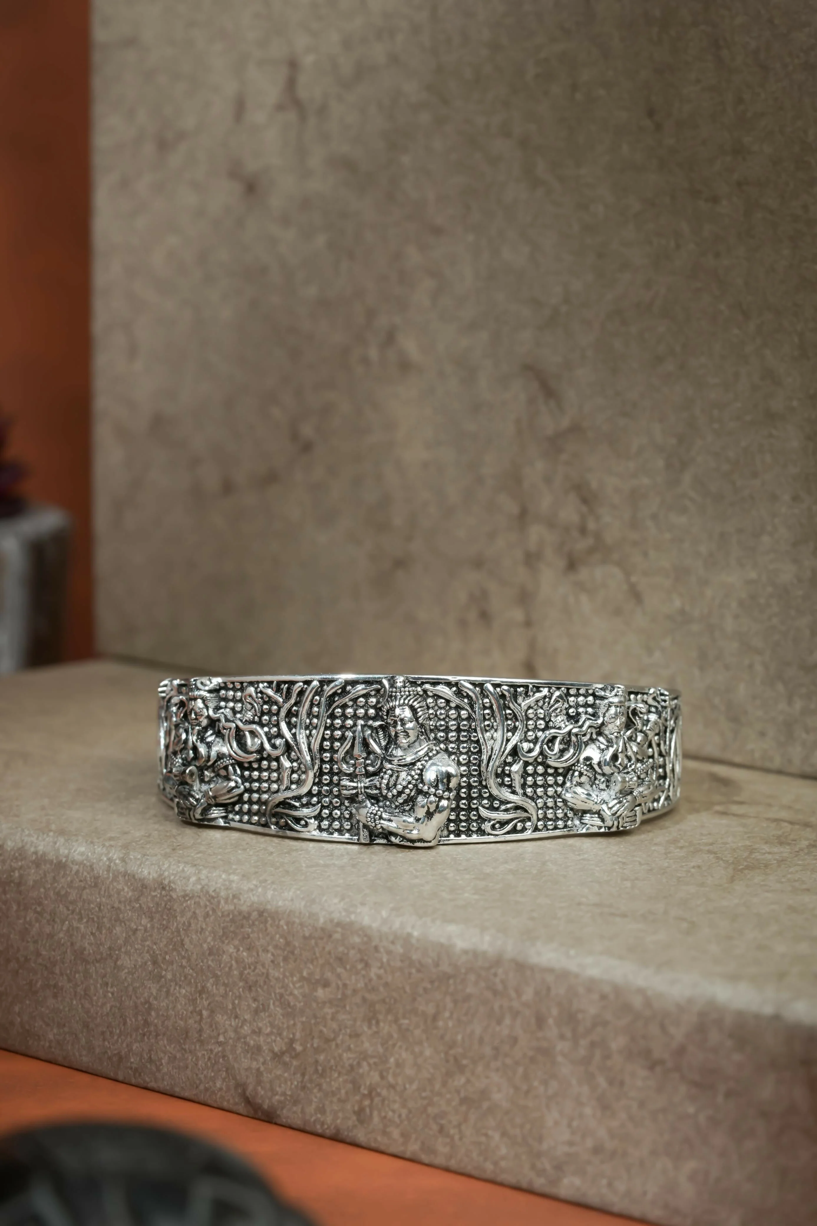 Silver-Tone Adjustable Lord Shiva Carved Metal Bracelet – Unisex Spiritual Cuff - Image 7