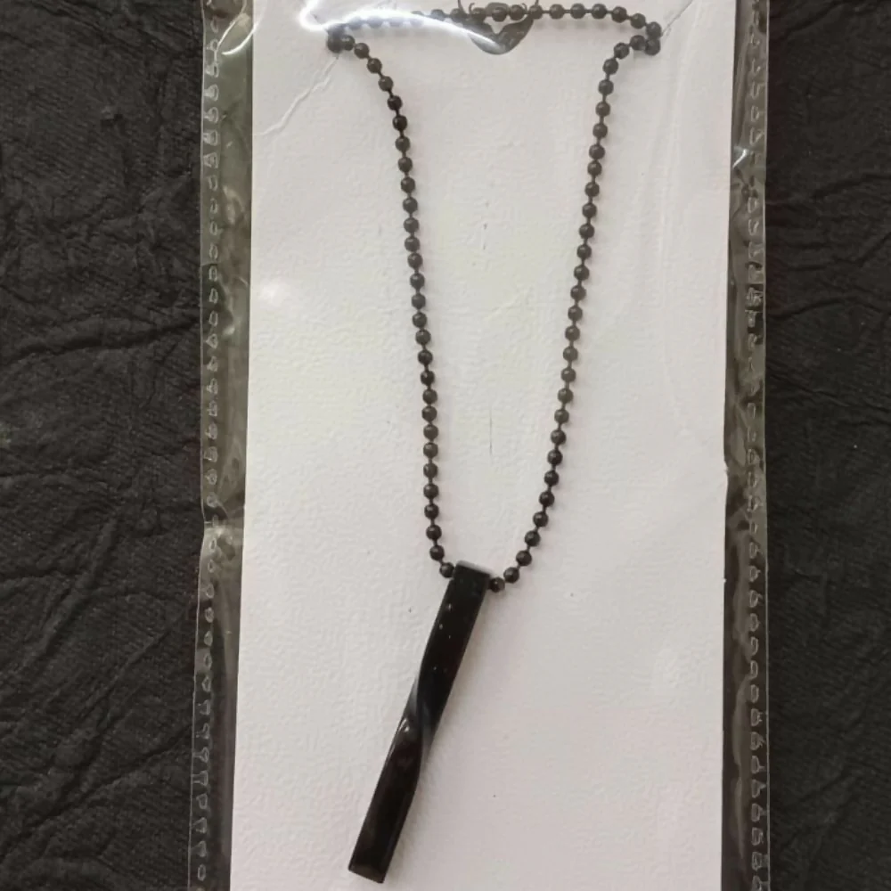 Sleek Twisted Black Bar Chain Pendant for Men - Image 5