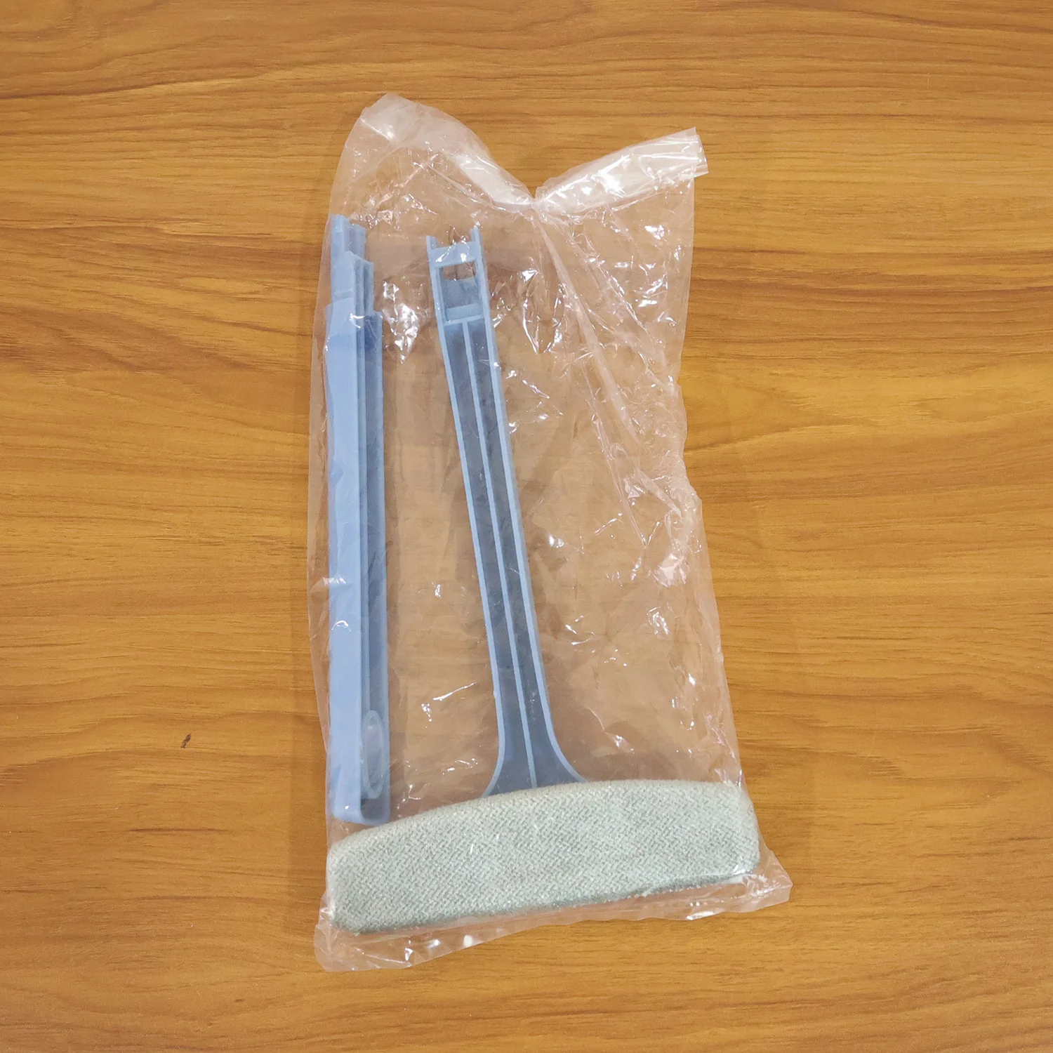 Window Mesh Cleaning Tool – 3-in-1 Dusting Brush (1 Pc) - Image 9