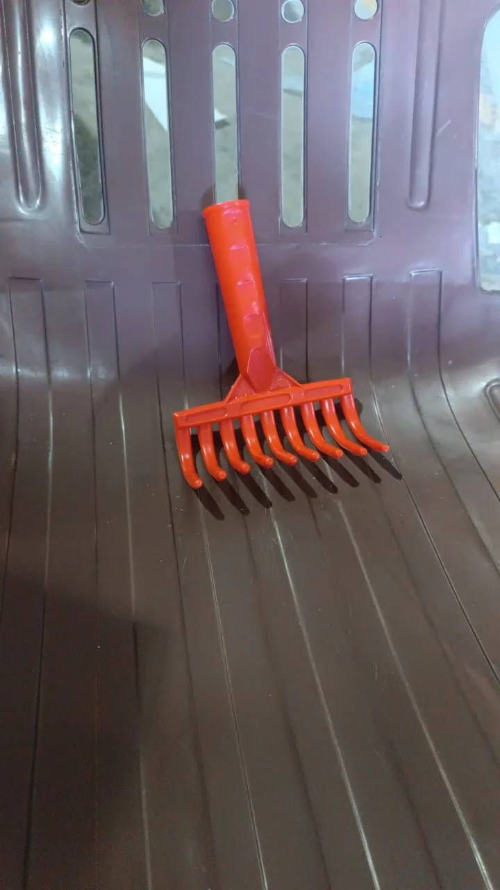 Heavy Duty Plastic Garden Hand Rake – 9-Tooth Cultivator Tool (1 Pc) - Image 7