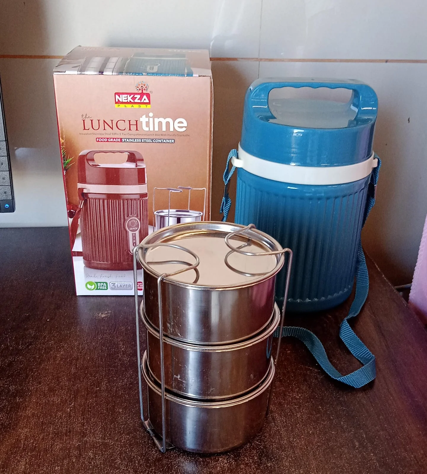 Stackable Insulated Tiffin with Handle (1 Pc): Leakproof, Hot Food Container - Image 4