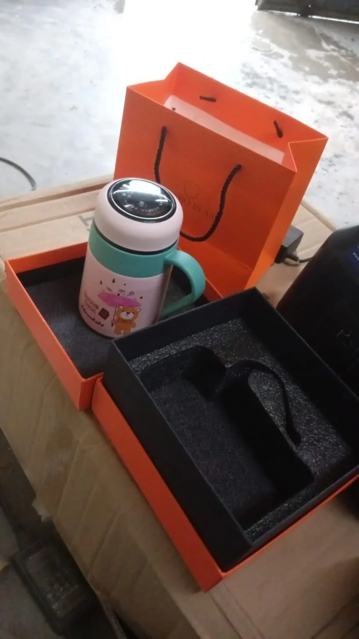 Smart Vacuum Insulated Water Bottle with LED Display & Gift Box (600 ML Approx) - Image 7