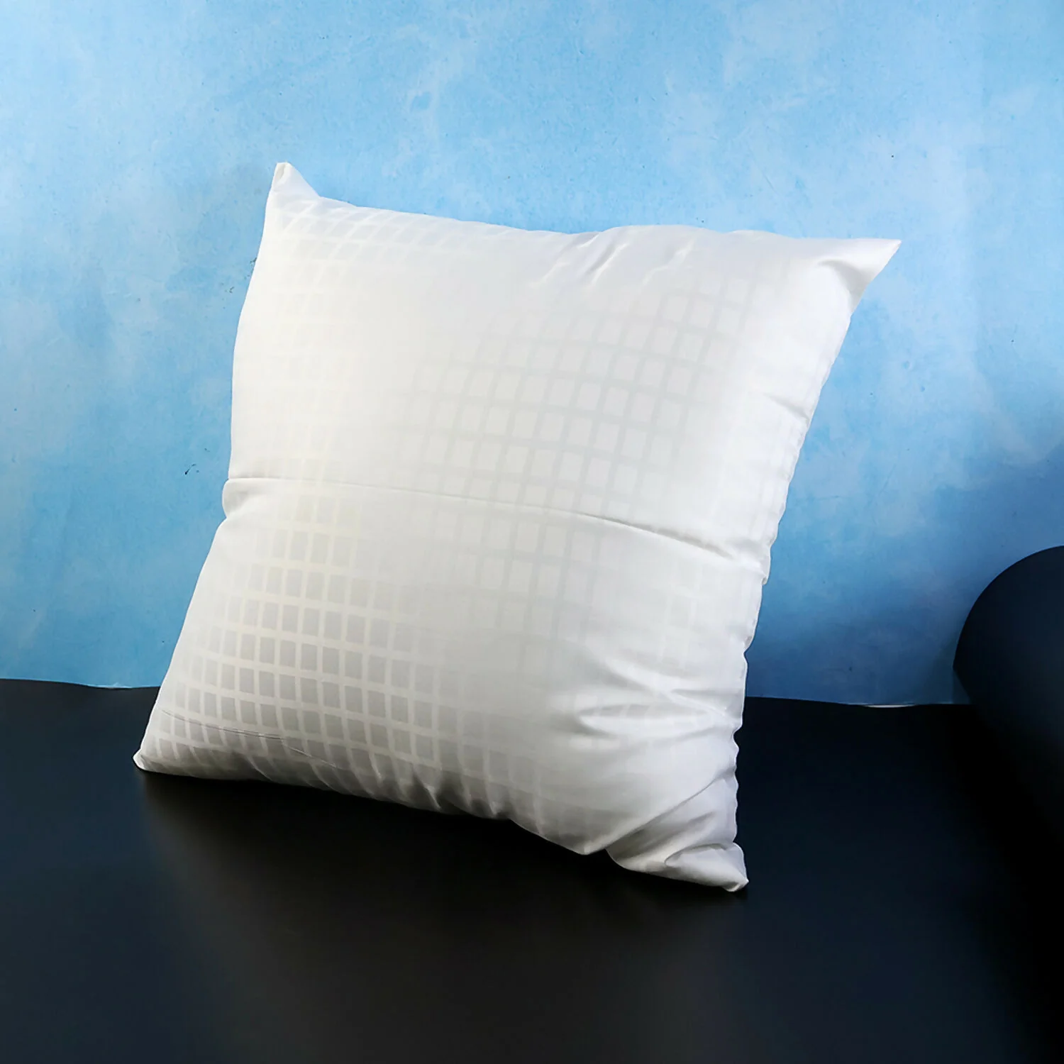 Softcool Premium Microfiber Sleeping Pillow 61x61 cm - Image 4