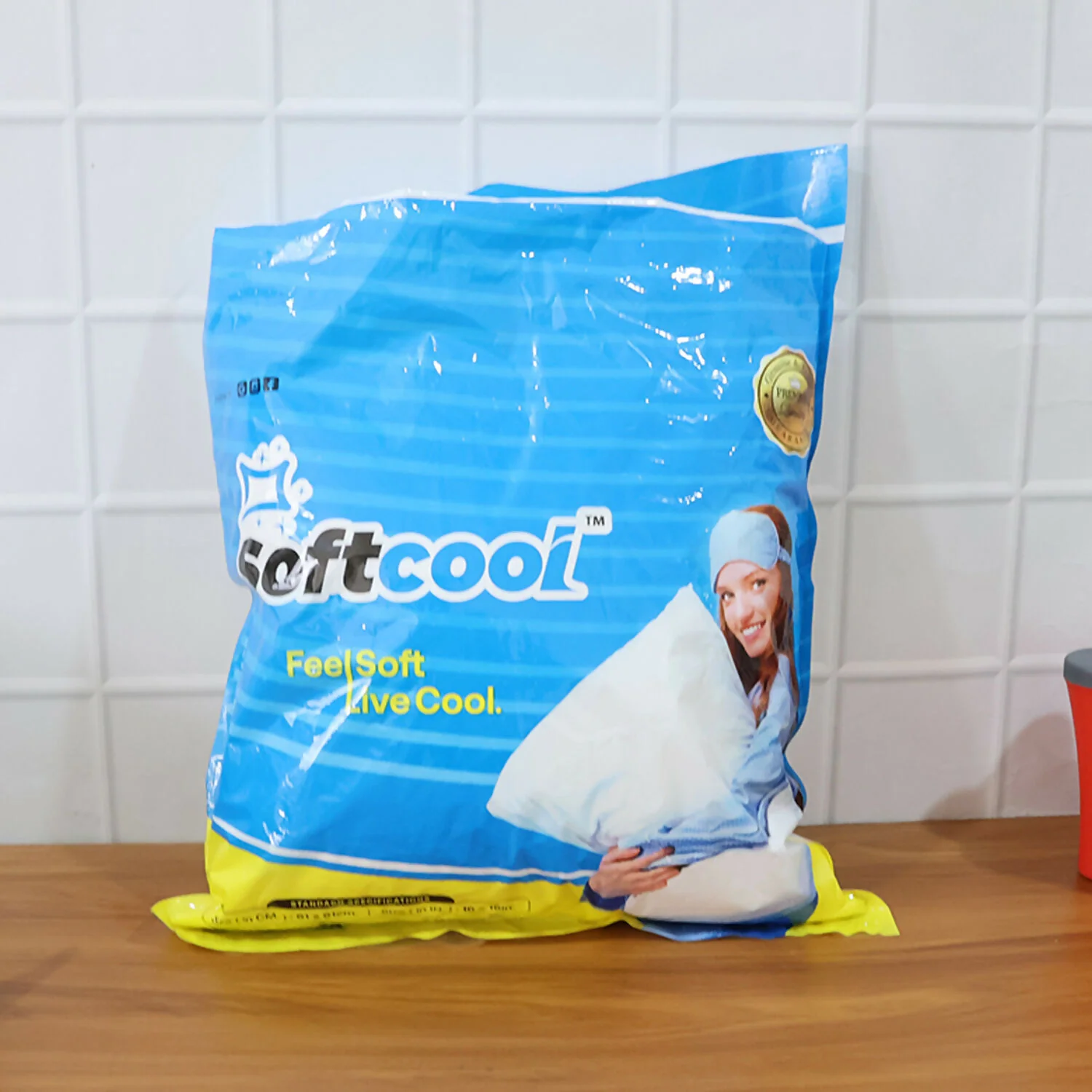 Softcool Premium Microfiber Sleeping Pillow 61x61 cm - Image 7