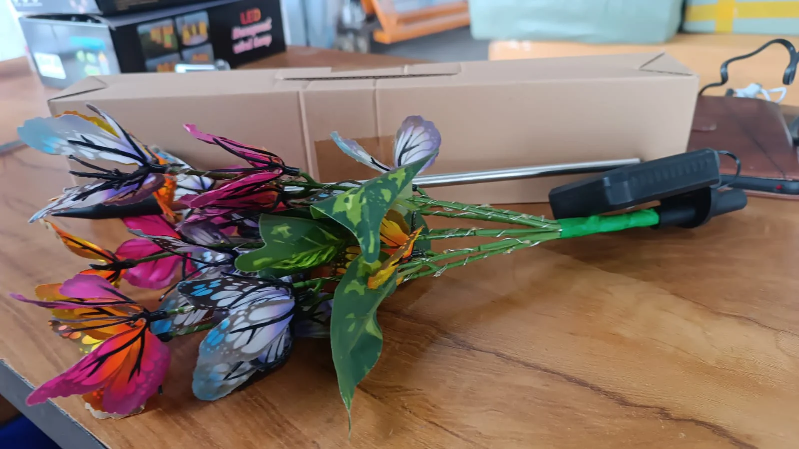 Solar Butterfly Decorative LED Light (1 Pc) - Image 8