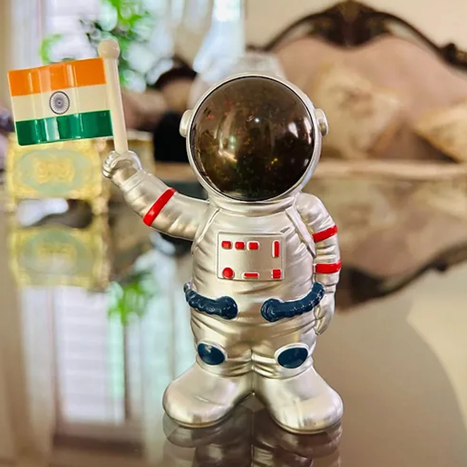 Solar Power Astronaut Ornament Moving Hand with Indian Flag (1 Pc) - Image 6