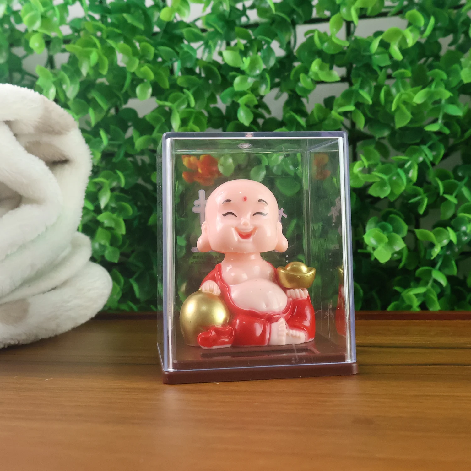 Solar Power Moving Head Buddha Statue Car Ornament (1 Pc / Mix Color) - Image 3