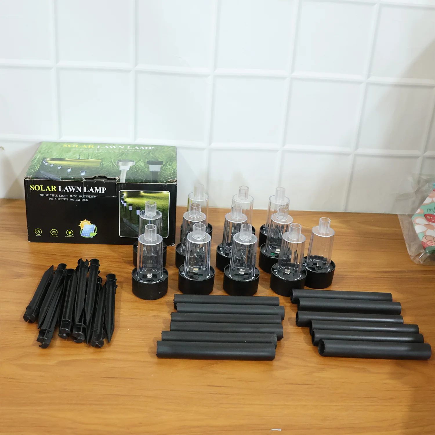 Solar Powered Lawn Pathway Light Set (12 Pcs Set) - Image 9