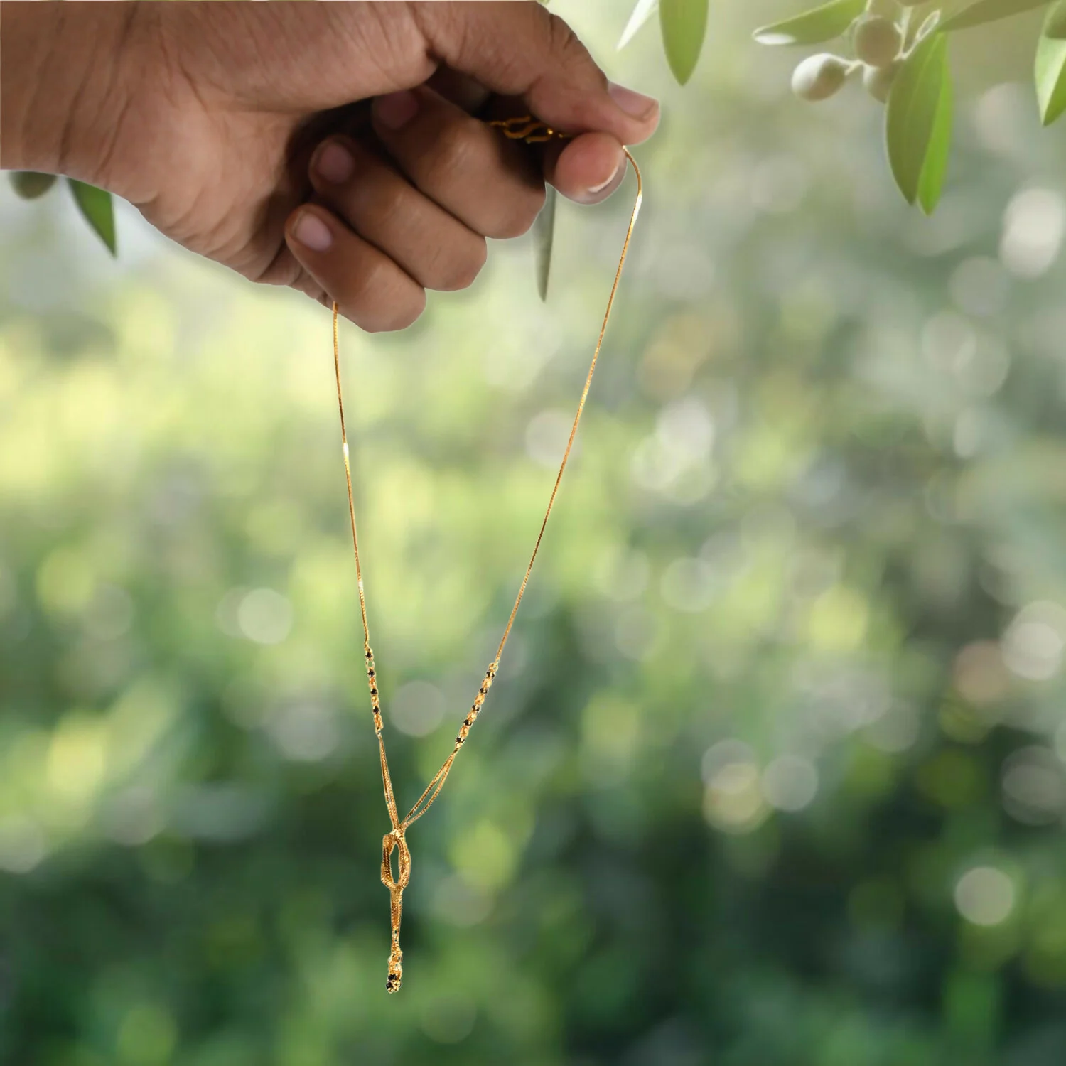 Sophisticated Pendant Necklace for Women - Image 3