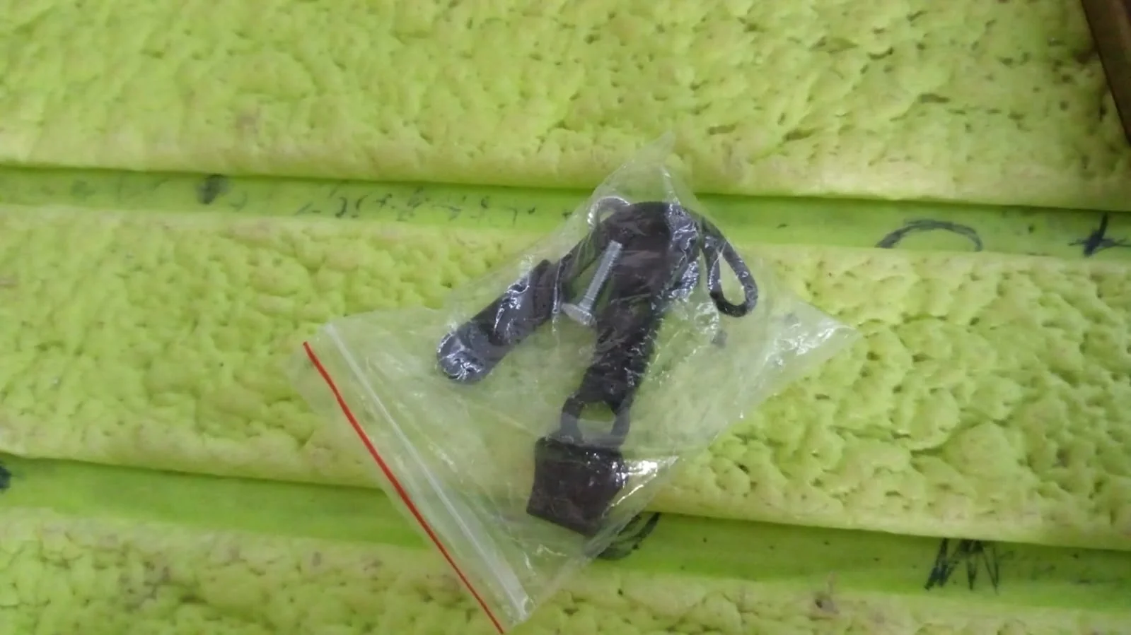 Portable Universal Detachable Zipper Slider (1 Pc / Medium) - Image 9