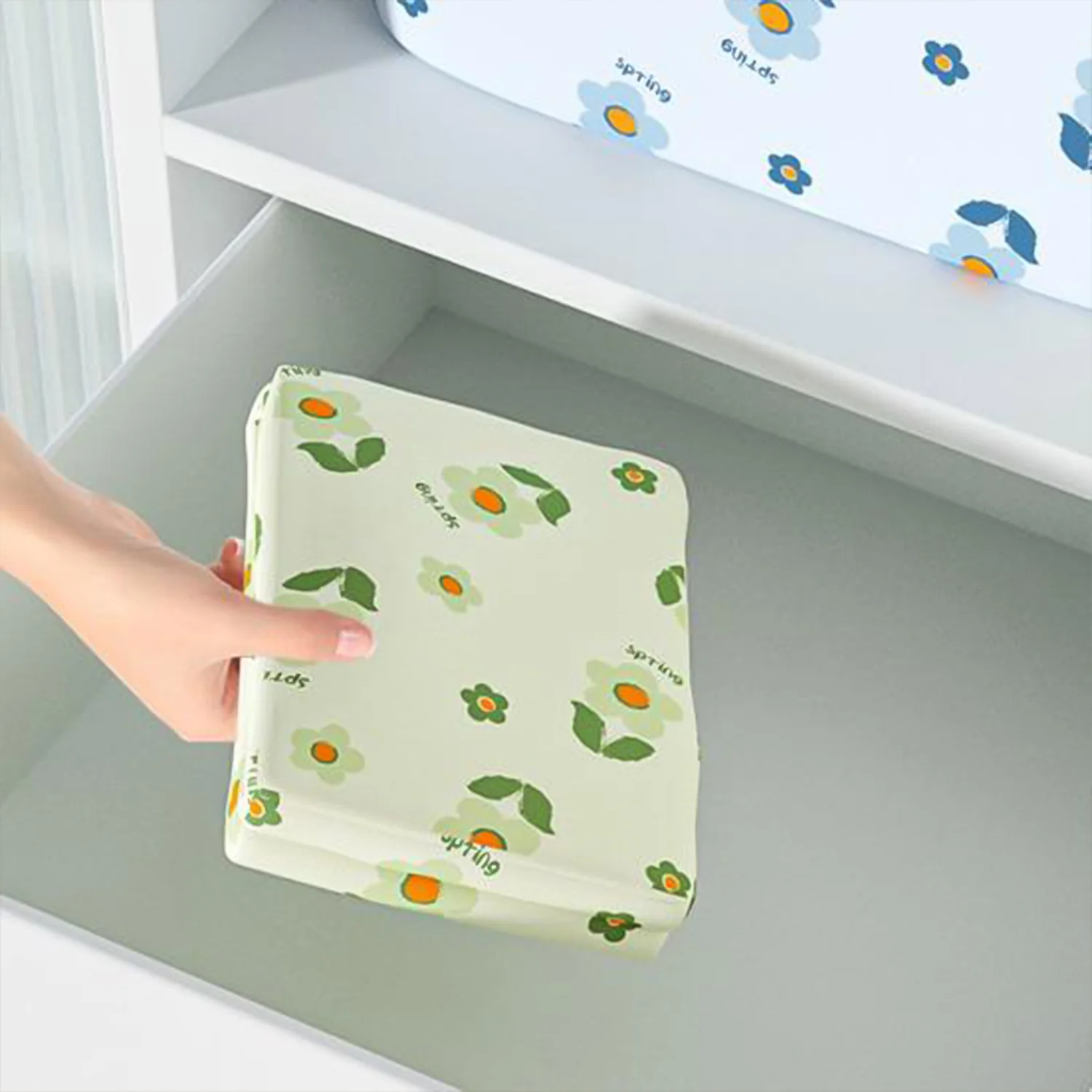 Foldable Clothes Storage Comforter Organizer Storage (140 L) - Image 4