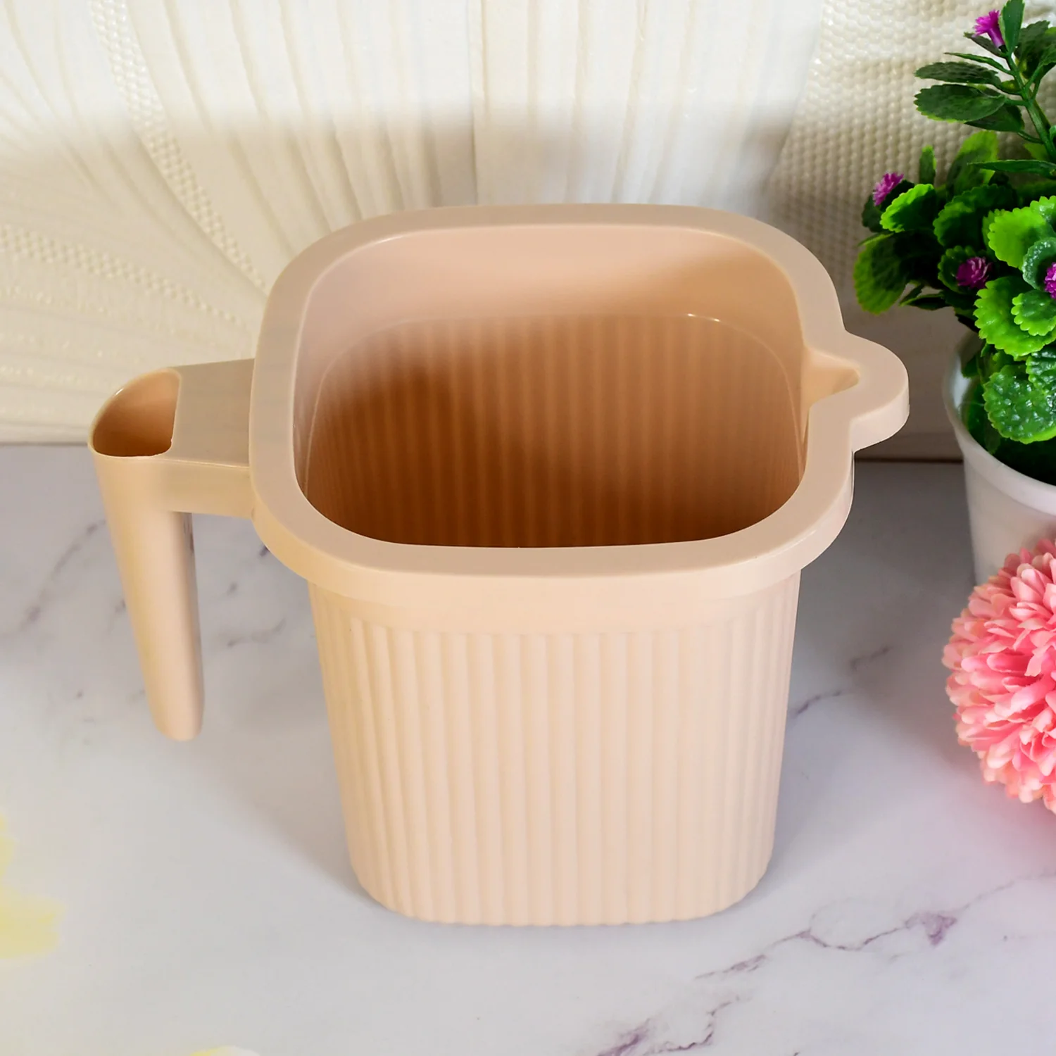 Plastic Square Bath Water Mug (4 Pc / 1000 ML / Mix Color) - Image 6
