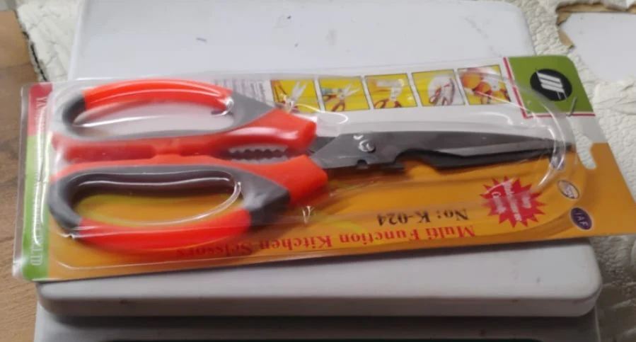 Multi-Function Kitchen Scissors for Veggies, Meat & Seafood with Bottle Opener - Image 9