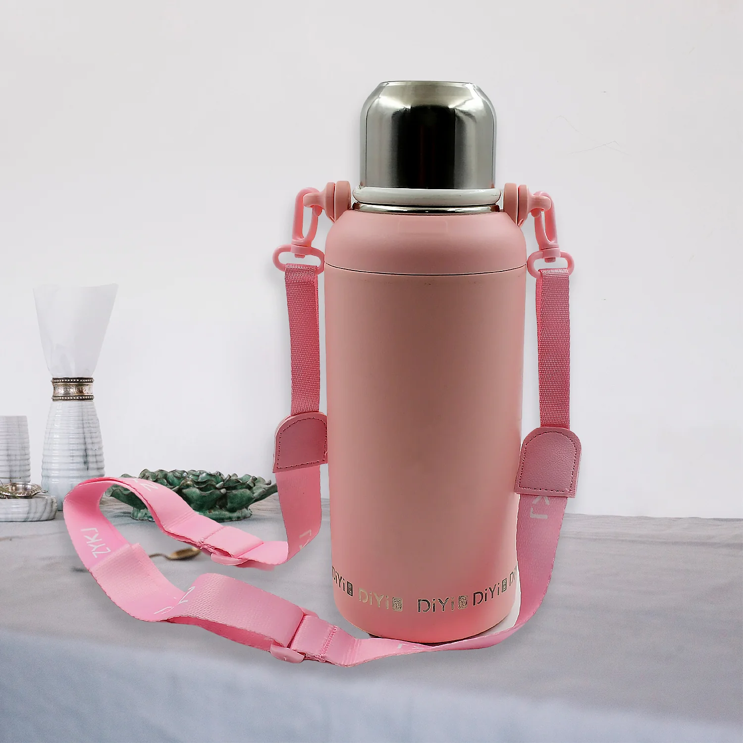 Stainless Steel 316 Vacuum Insulated Travel Bottle / Kettle (1300 ML) - Image 3