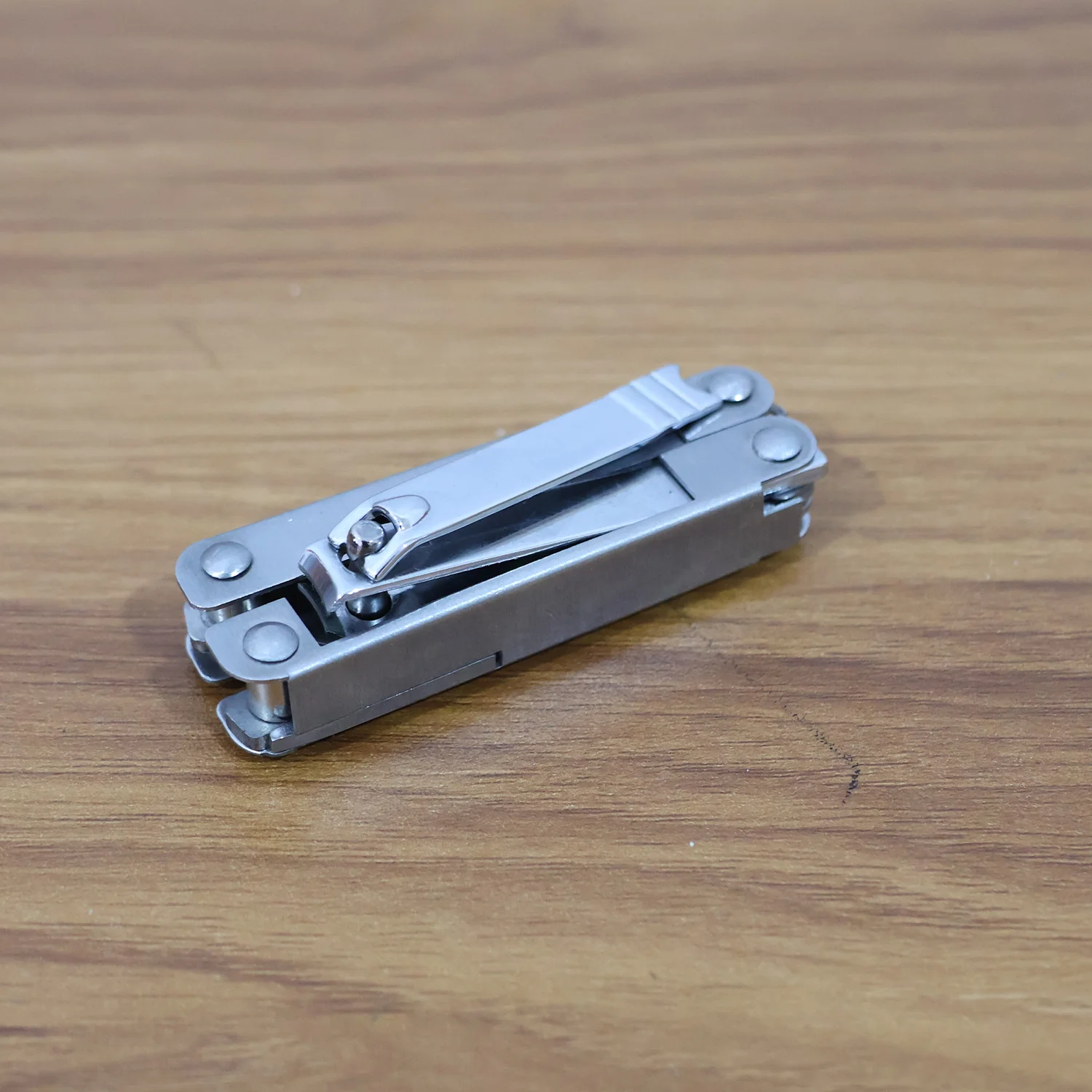 Stainless Steel 8-in-1 Multipurpose Pocket Tool Kit - Image 9