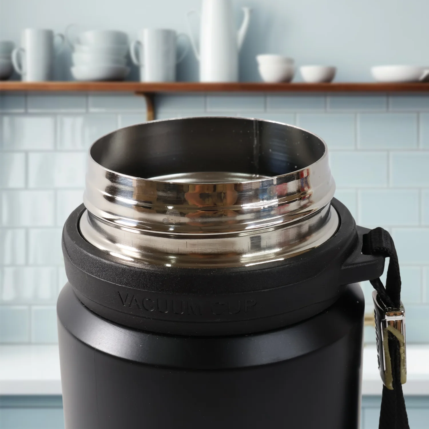 Stainless Steel Insulated Vacuum Bottle (600ml) - Image 6
